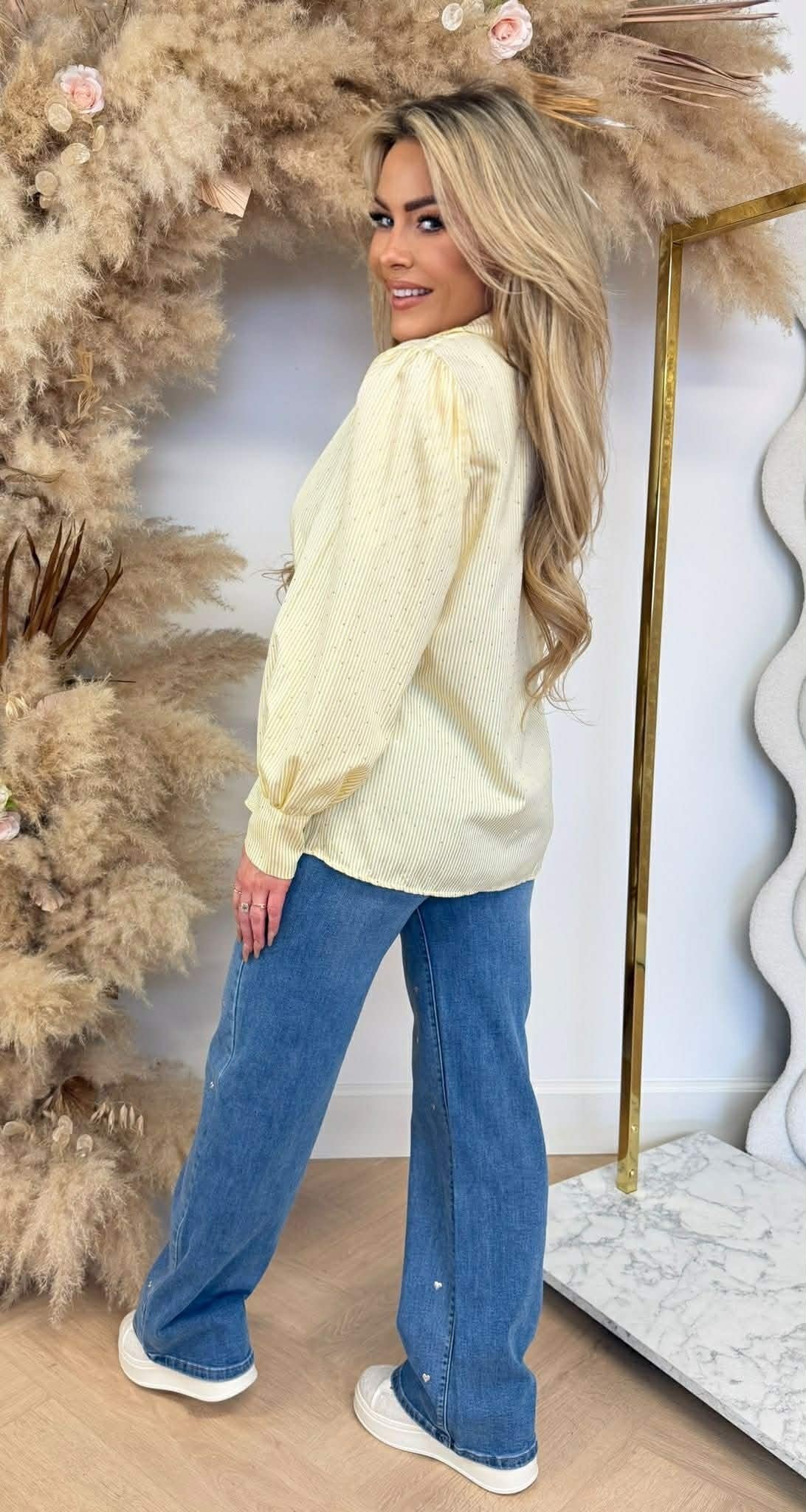 HÜBSCHE GLITZERSTREIFEN-BLUSE GELB