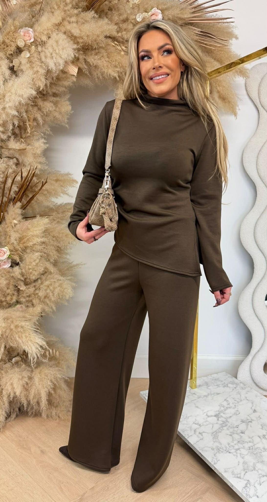 MEGHAN COMFY STRAIGHT ENSEMBLE CHOCOLAT