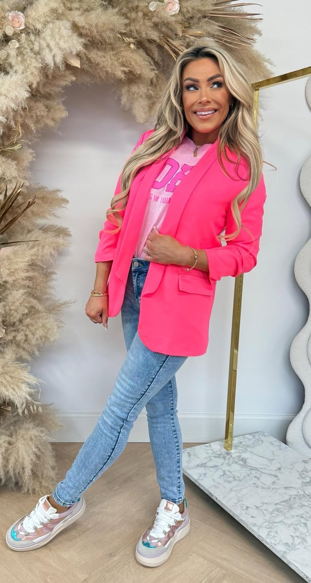 MUSTHAVE CROPPED MOUW BLAZER NEON PINK