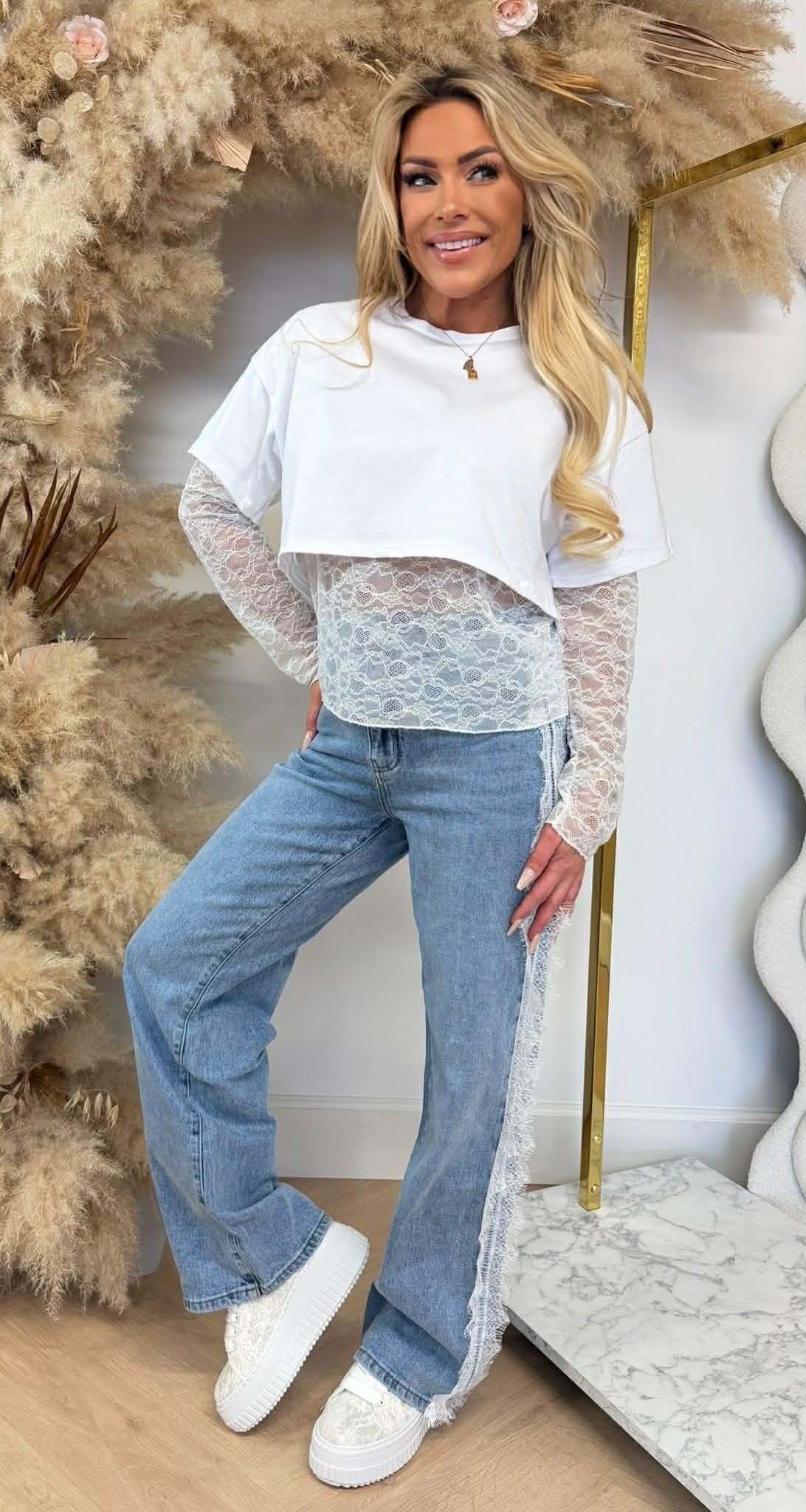 PROMISE LACE CROPPED TEE WHITE