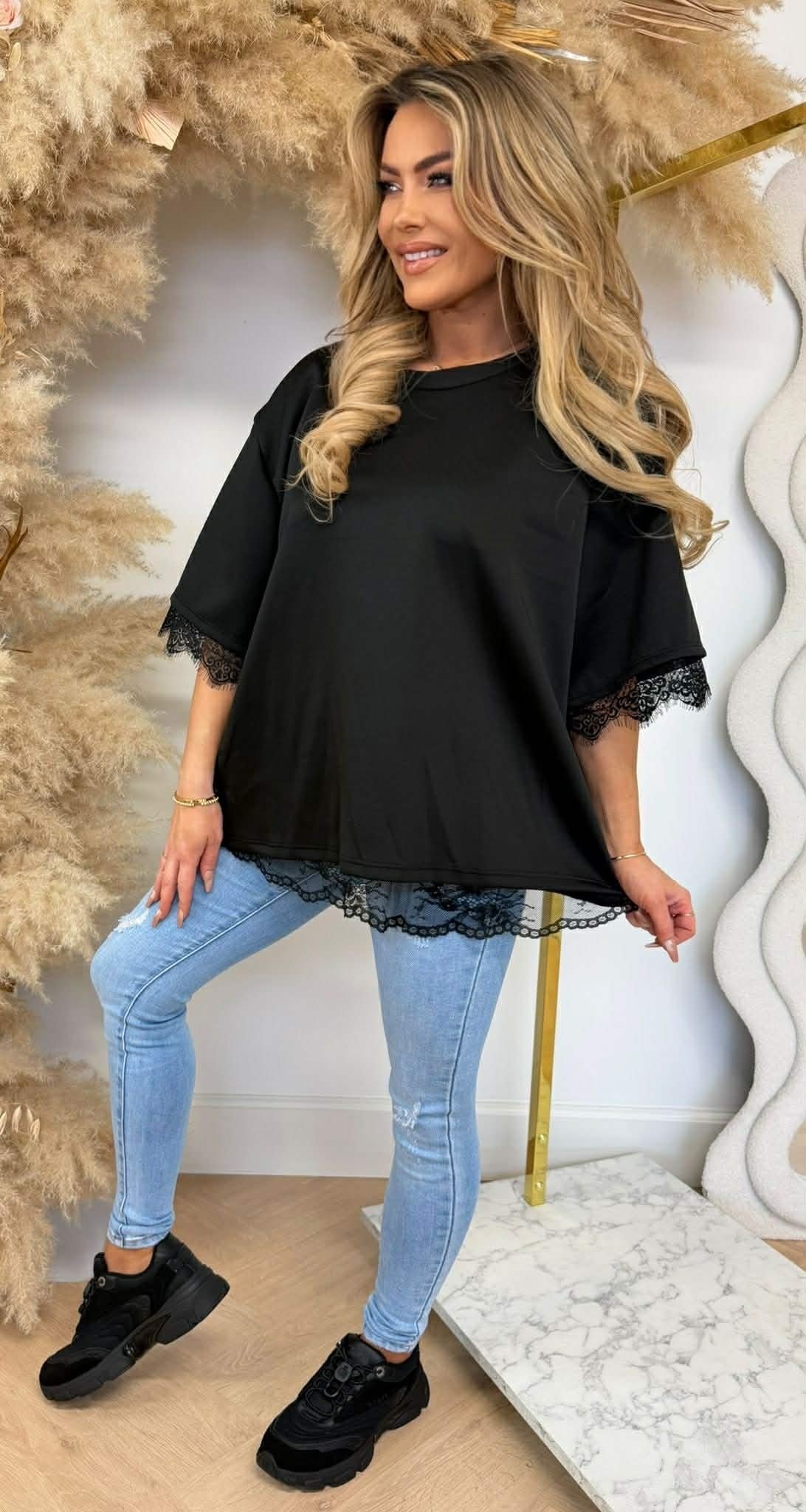 TEE DOS EN DENTELLE FENDUE NOIR