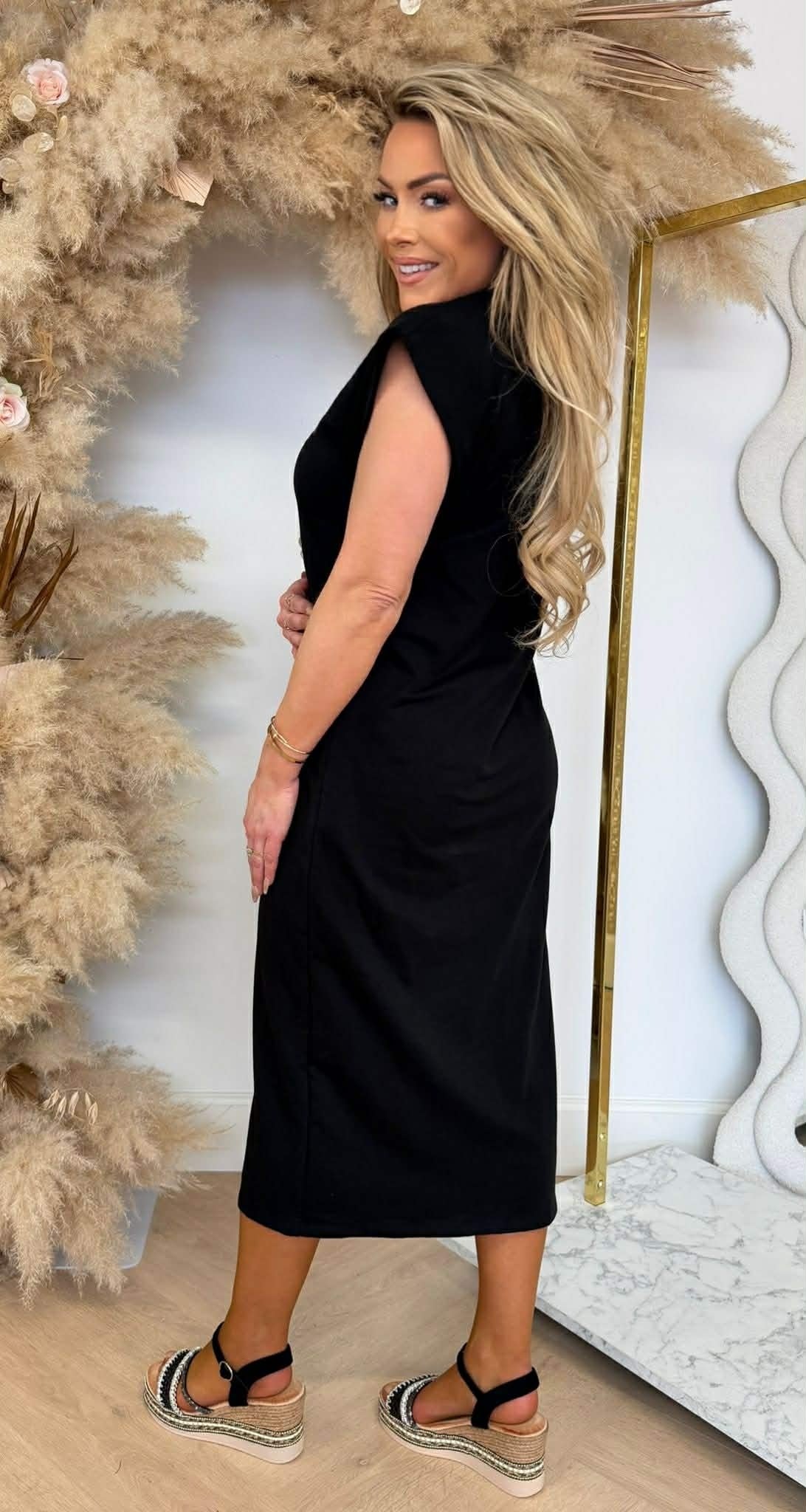 LINDSAY LONG DRESS BLACK