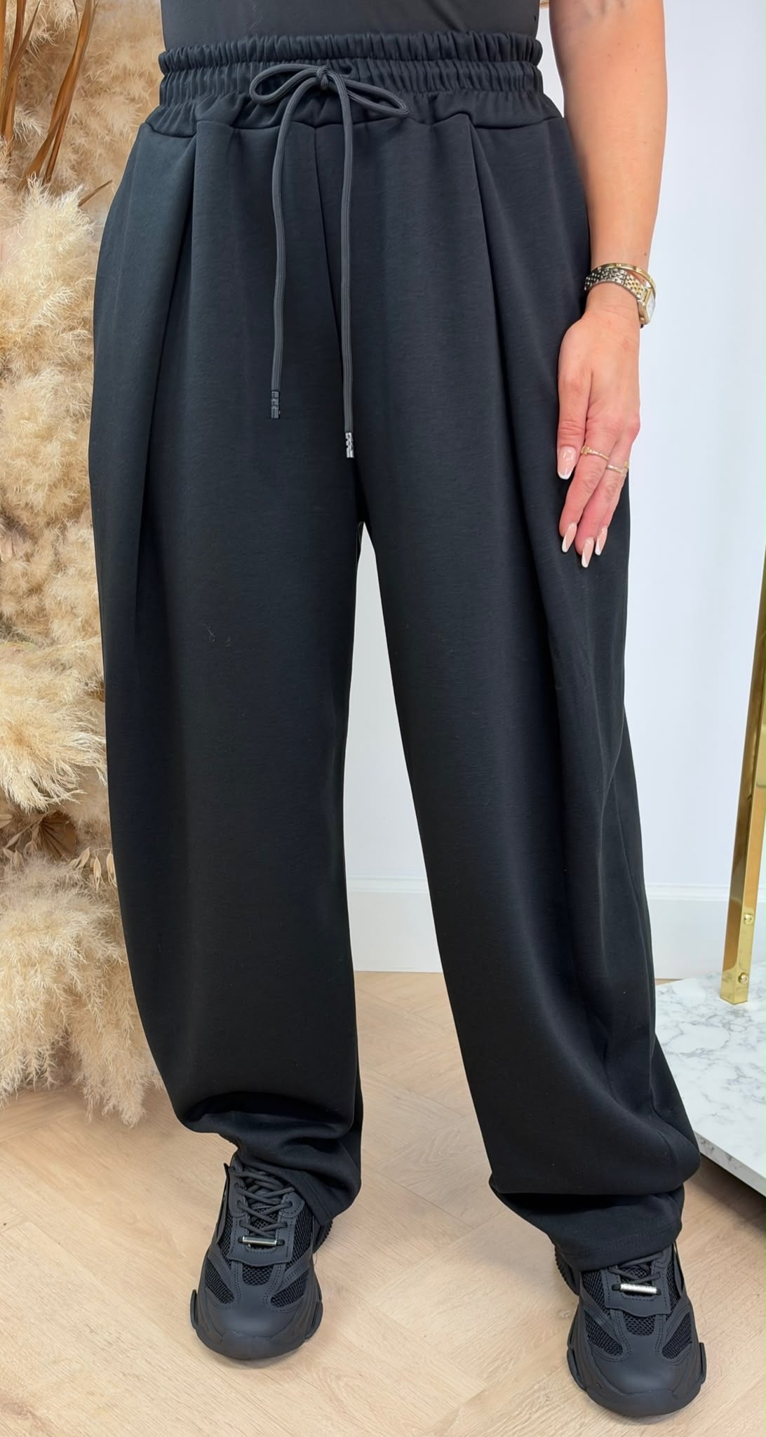 GIGI BALLOON JOGGER BLACK