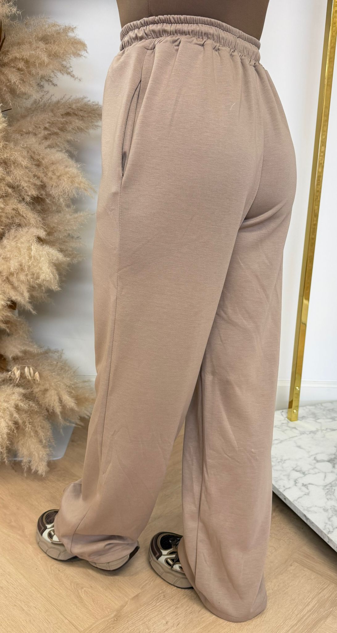 PERFECT STRAIGHT LEG PANTS TAUPE