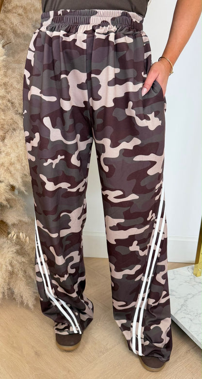 QUINTY STRIPED CAMO PANTS BROWN