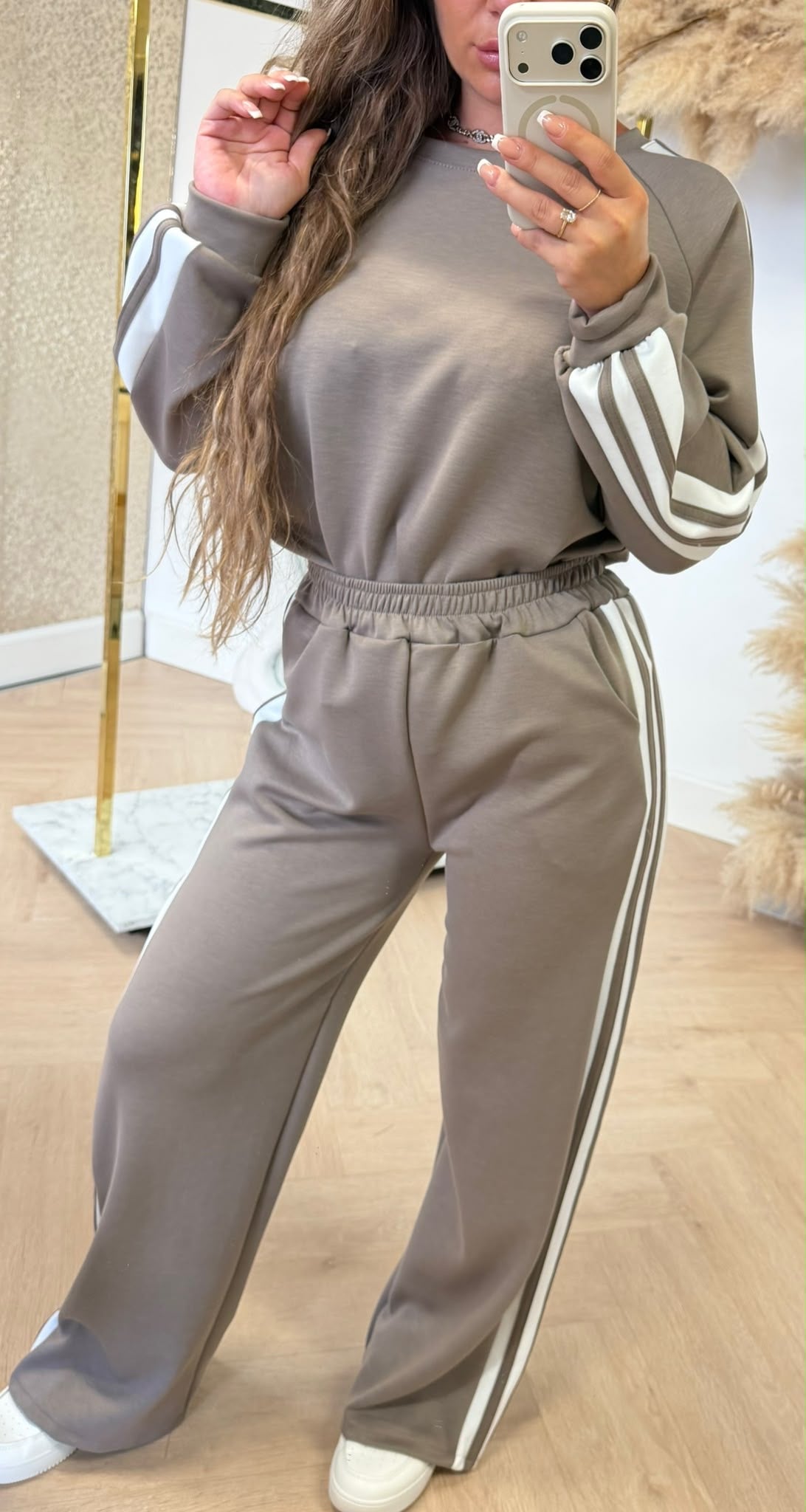 ADI STRIPE SET LIGHTBROWN