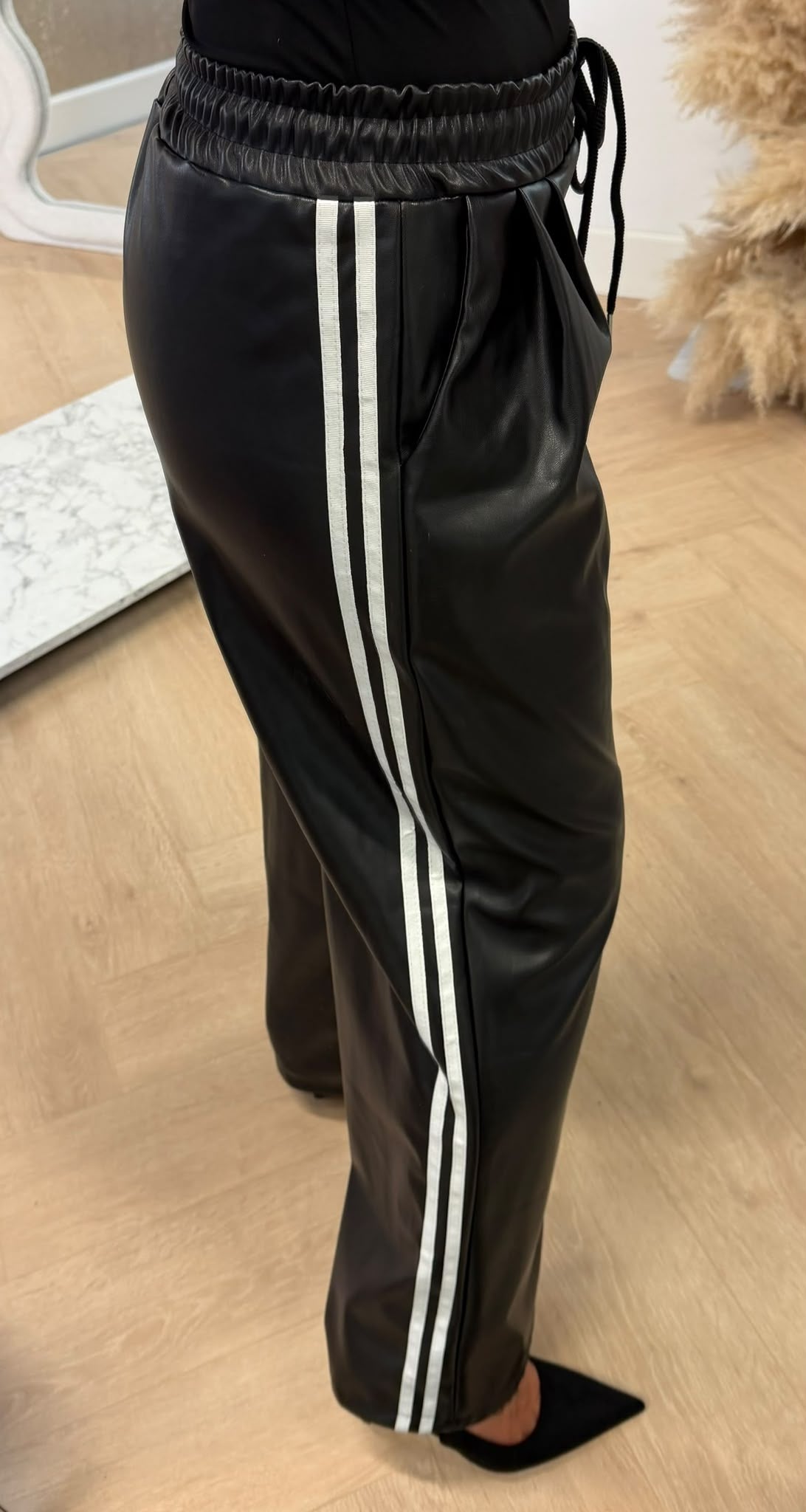 SHIVA FAUX LEATHER STRIPE STRAIGHT PANTS BLACK