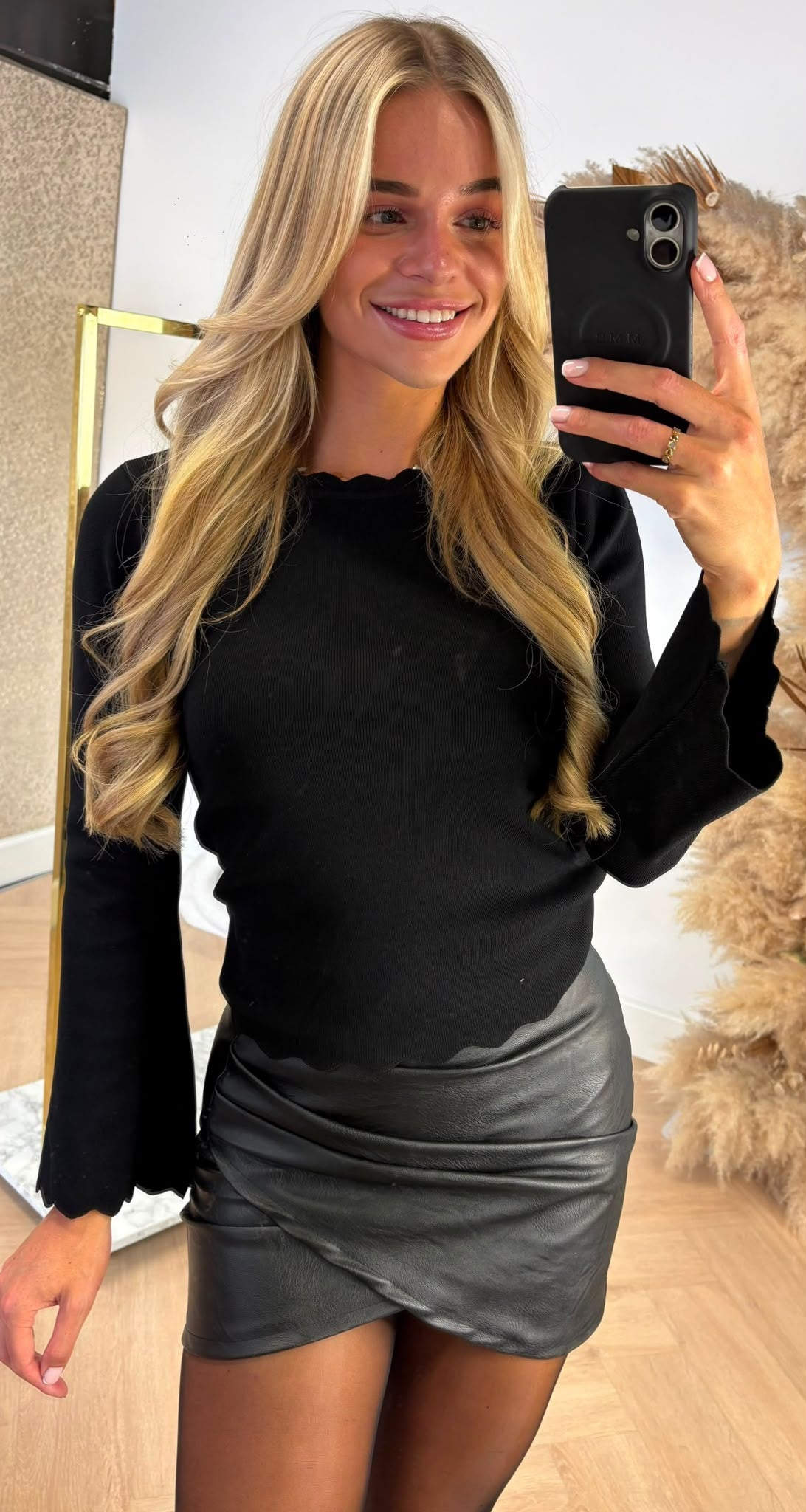 ELLY SCHULP LONGSLEEVE TOP 06254 BLACK
