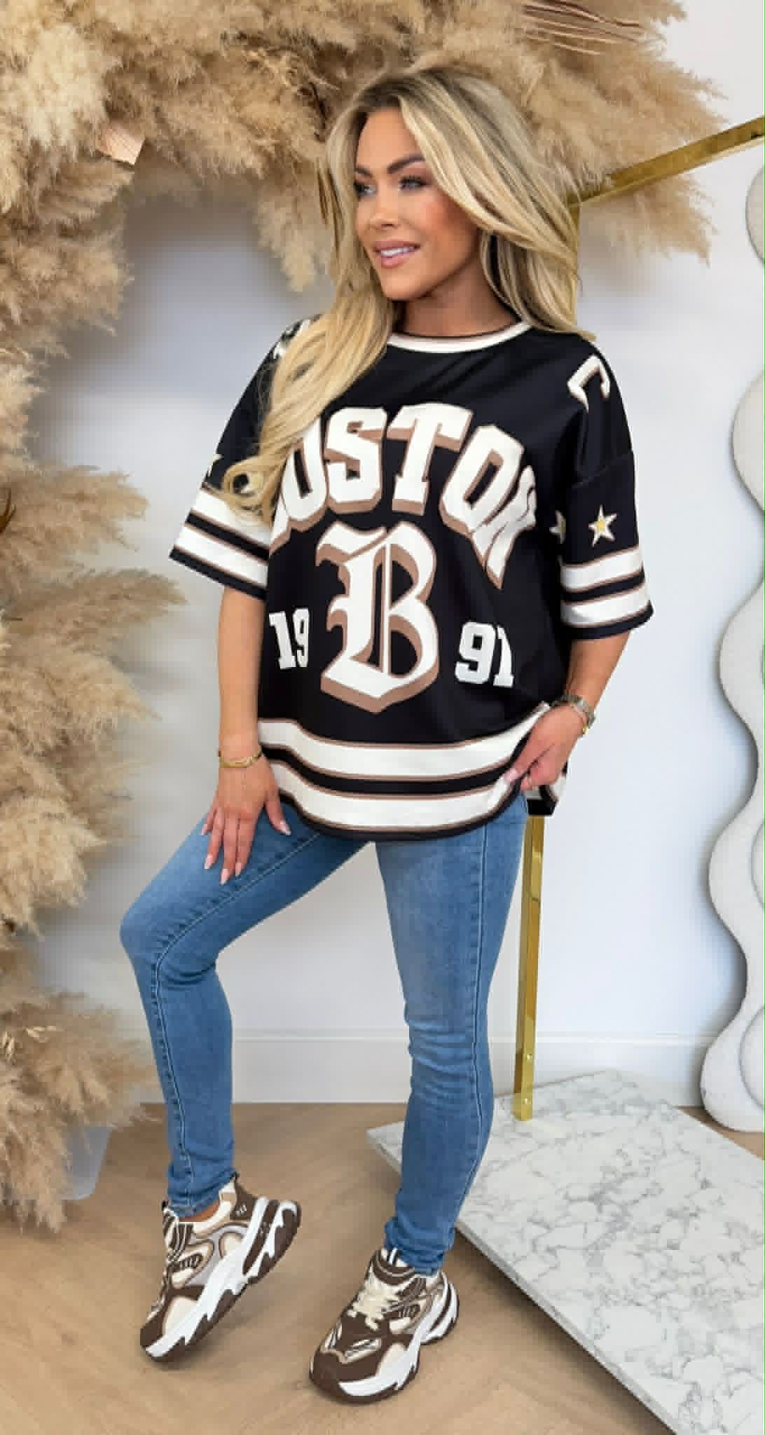 BOSTON STAR OVERSIZED TEE BLACK