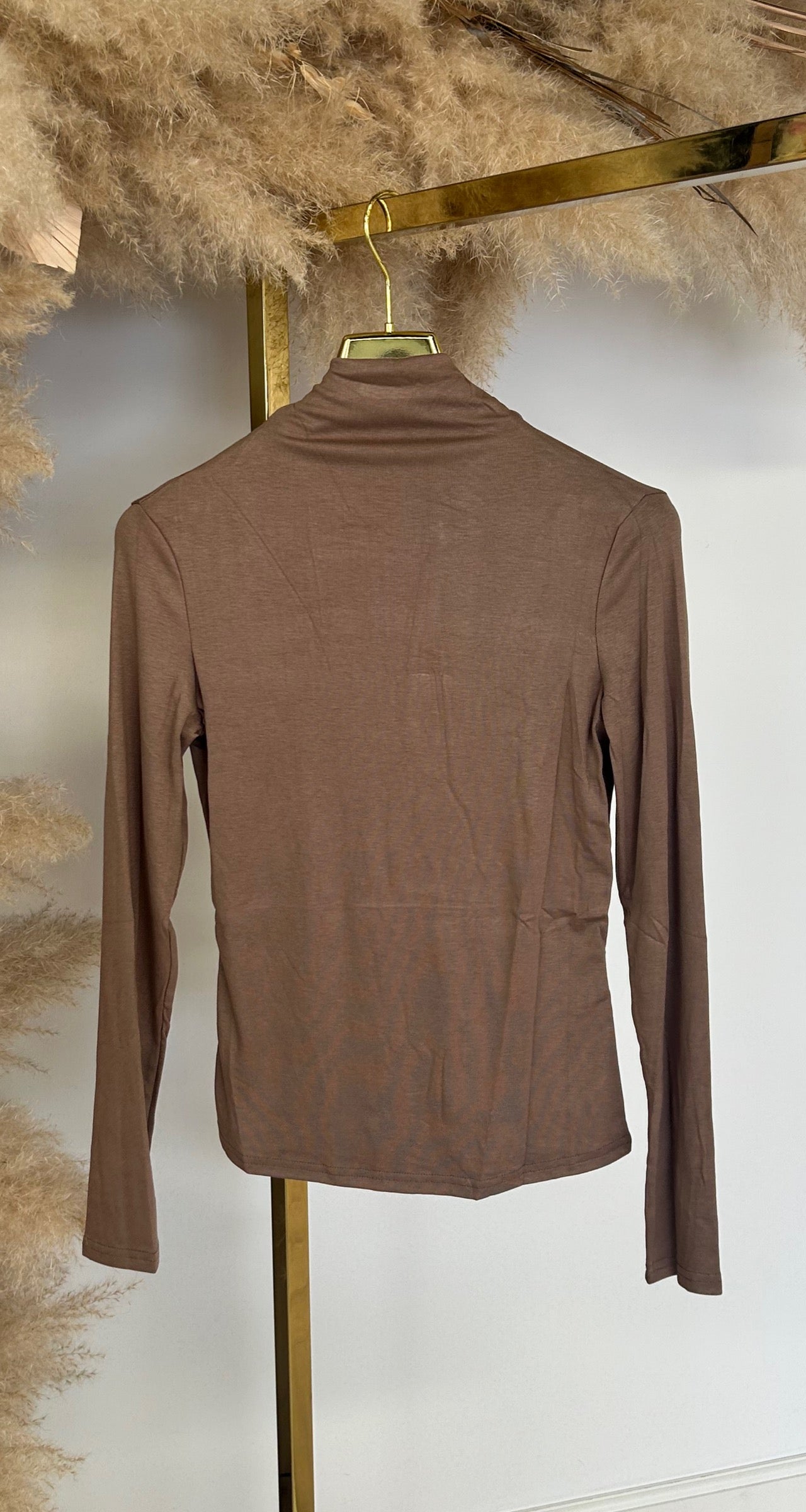 BY SWAN TURTLE NECK BASIC STRETCH TOP 10090 CAMEL