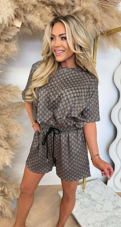 CARDI INSPIRED LOGO SET TAUPE