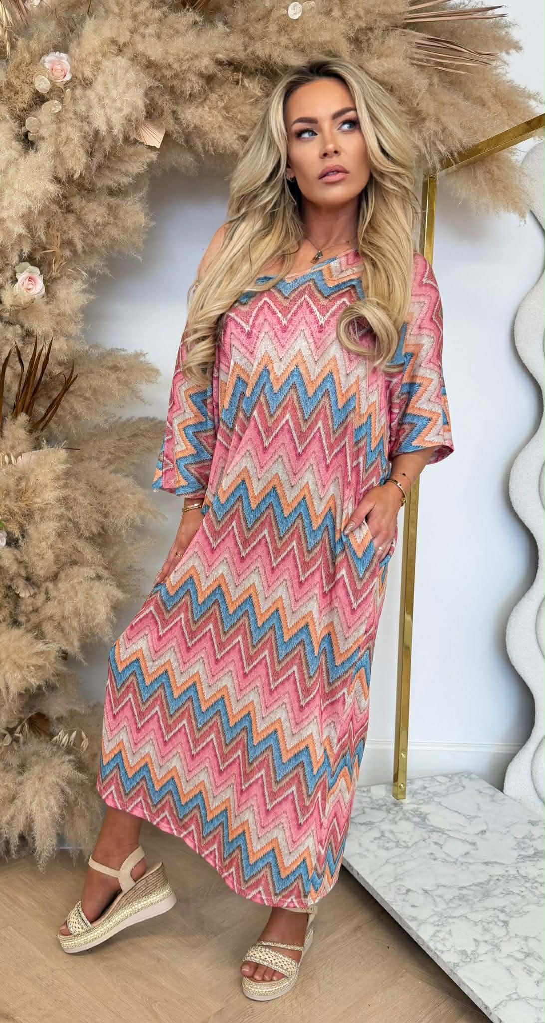 COLORFULL ZIGZAG STRIK DRESS PINK