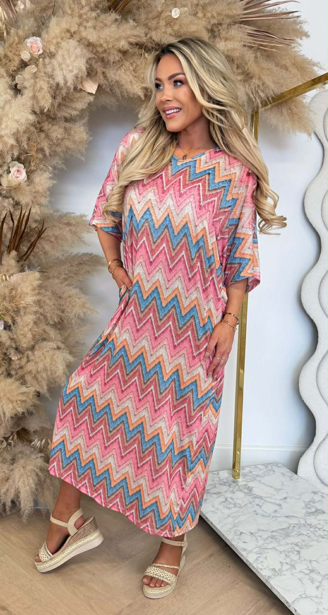 COLORFULL ZIGZAG STRIK DRESS PINK
