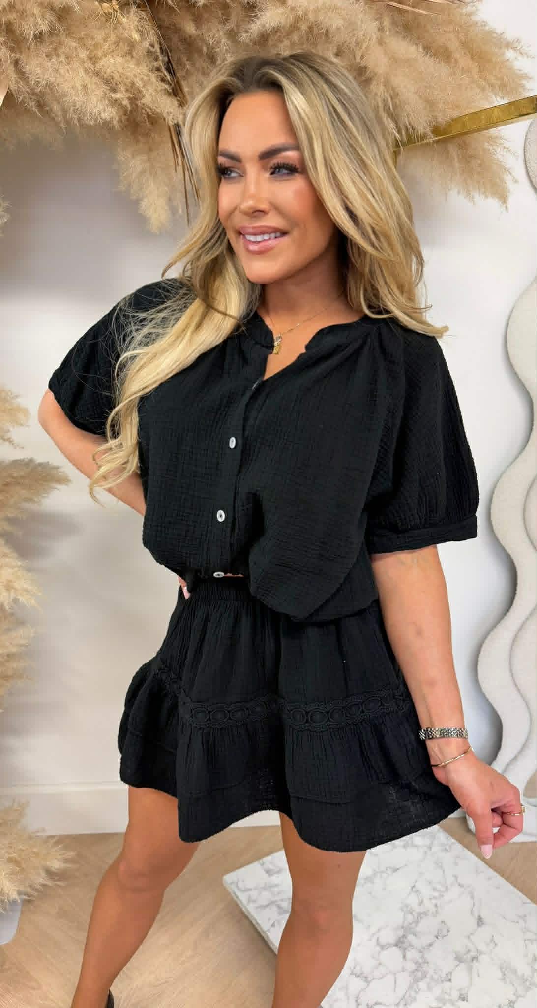 ELIZE RUFFLE DETAIL SET BLACK