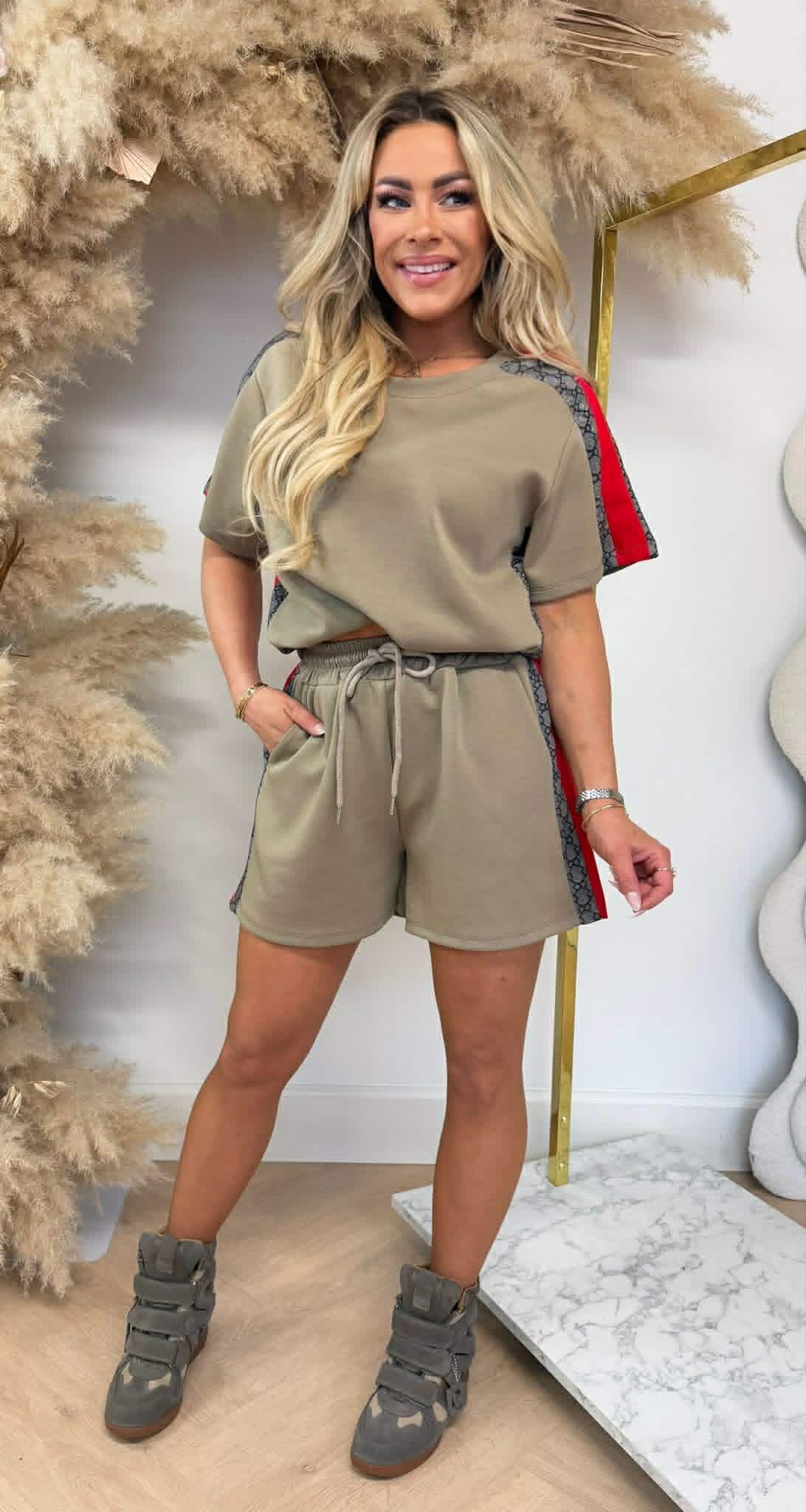 GUC INSPIRED STRIPE SET TAUPE
