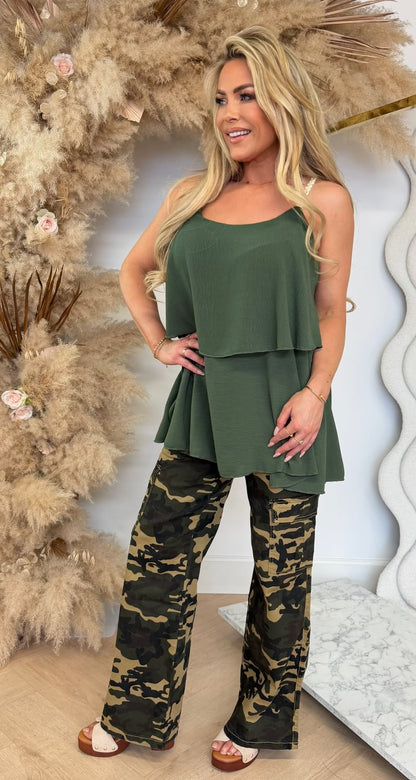 VLECHT RUFFLE TOP ARMYGREEN