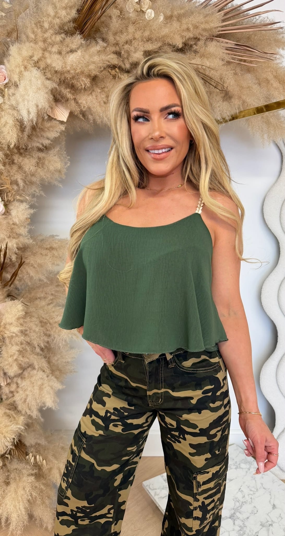 VLECHT RUFFLE TOP ARMYGREEN