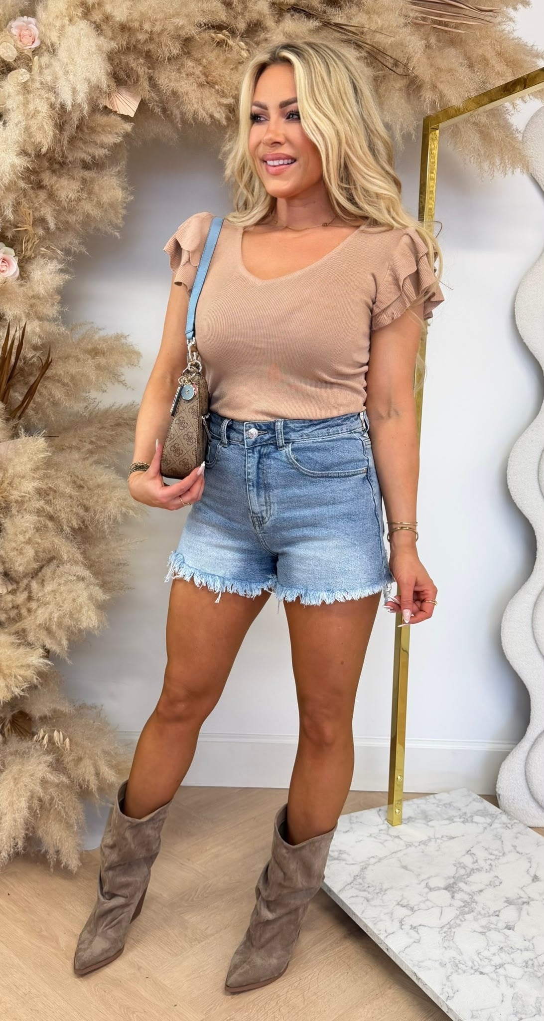 RUFFLY V NECK TOP 8797 BEIGE