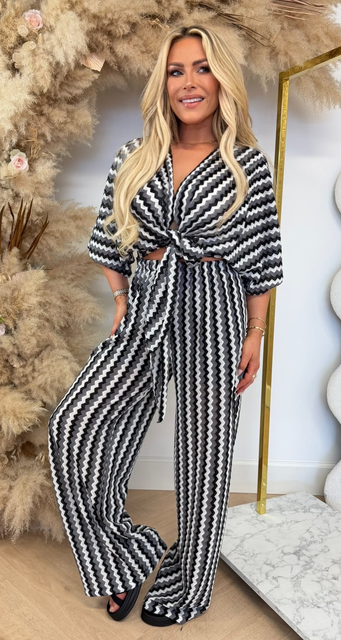 DREAMY SUMMER KNOOP CO ORD SET BLACK