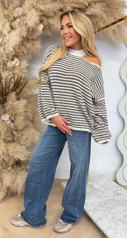 OPEN SHOULDER STRIPE SWEAT BEIGE