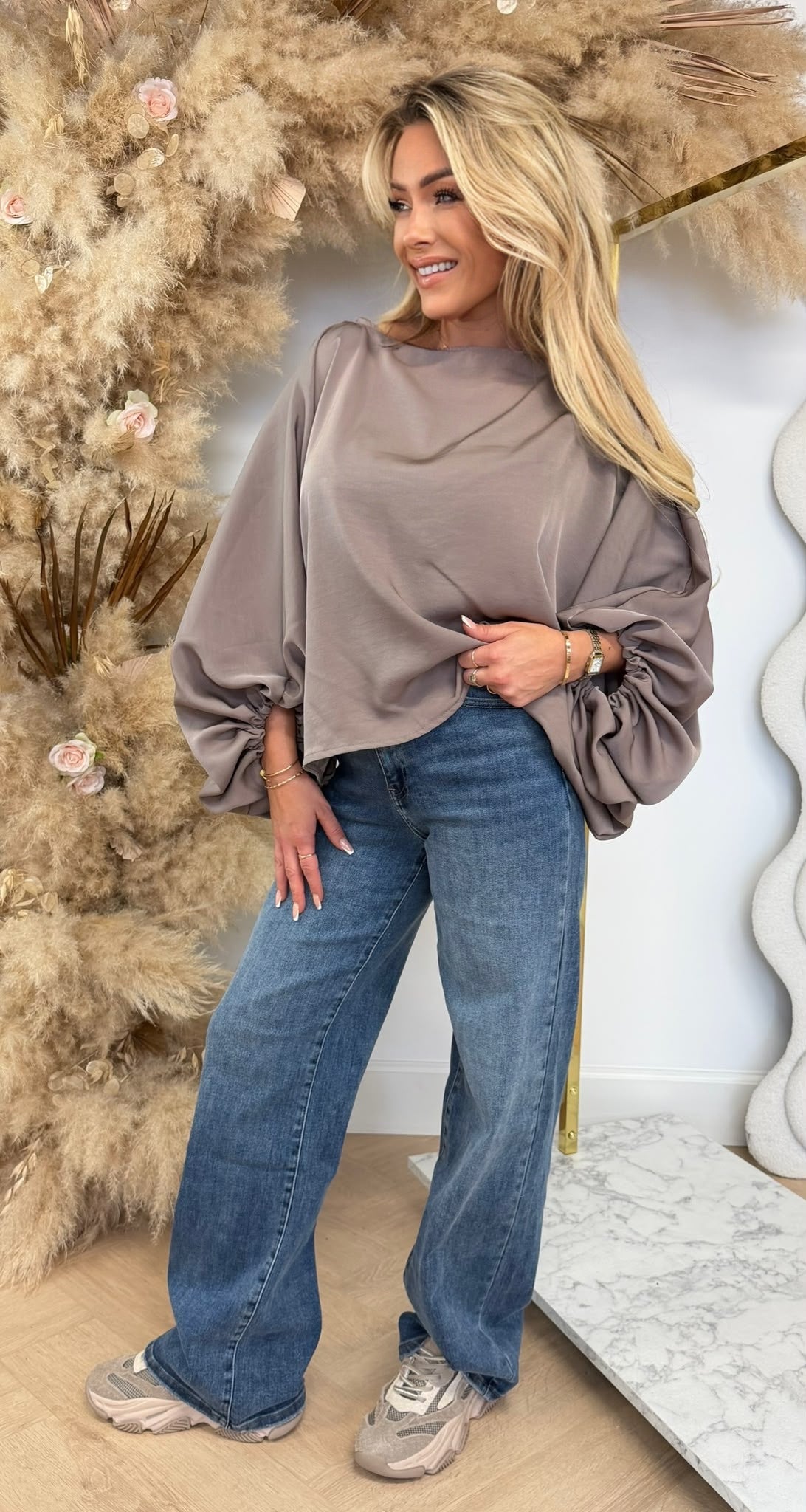 SOEF GLANS VLEERMUIS TOP TAUPE