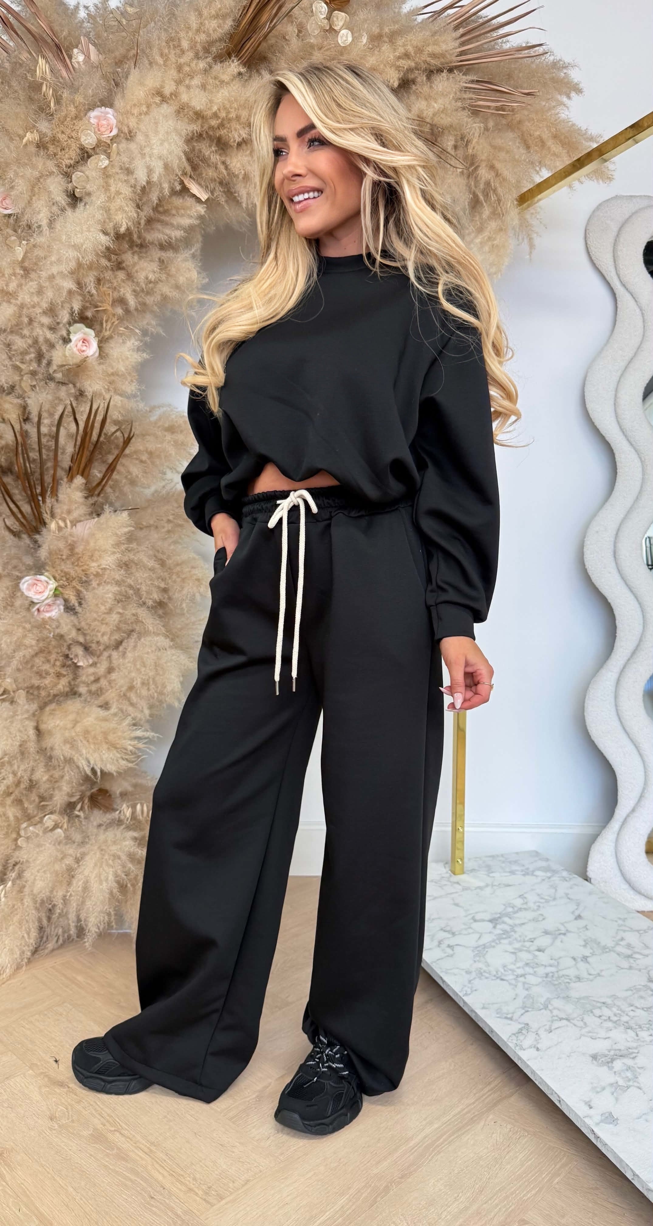 MELLY CROPPED PUFFY SET BLACK