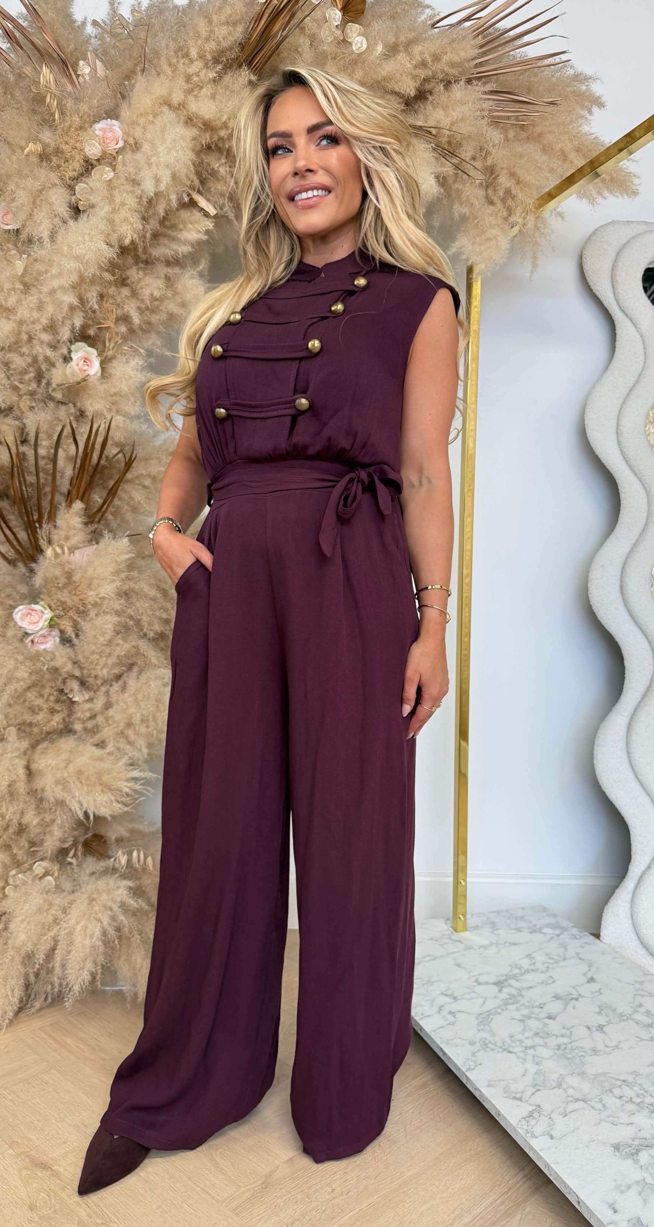 CHIQUE BUTTON JUMPSUIT WINE