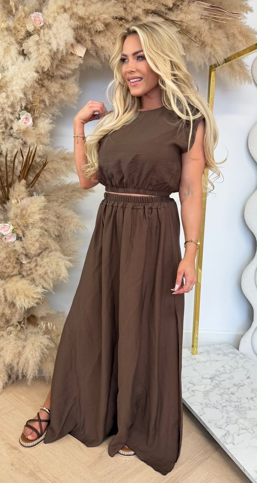 SUMMER VIBE SET TOP + SKIRT DARKBROWN