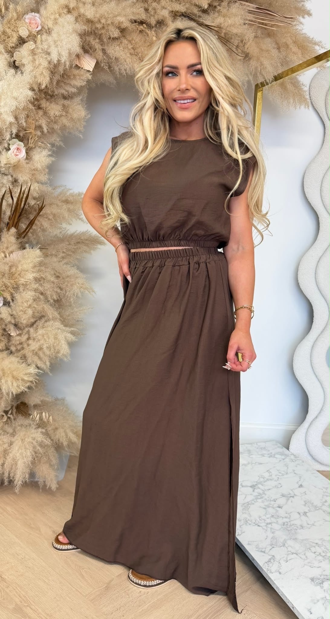 SUMMER VIBE SET TOP + SKIRT DARKBROWN