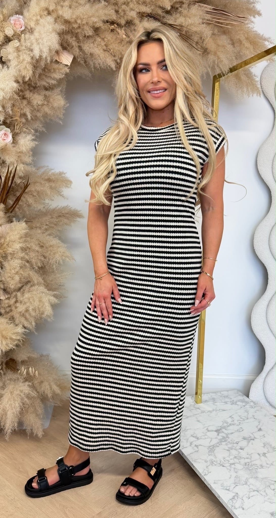 KNITTED STRIPE DRESS BLACK