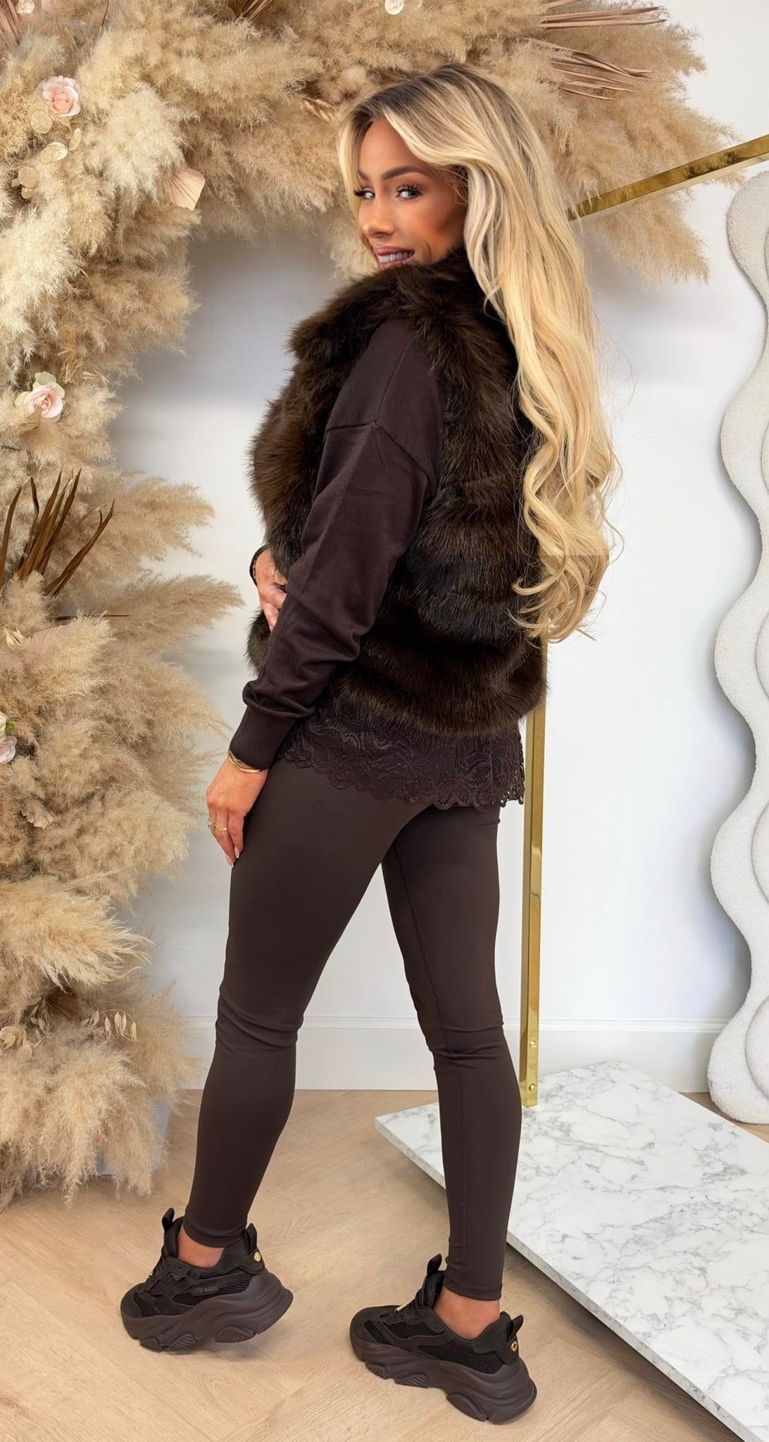 FAUX FUR GILET 7020 CHOCO/DARKCOFFEE