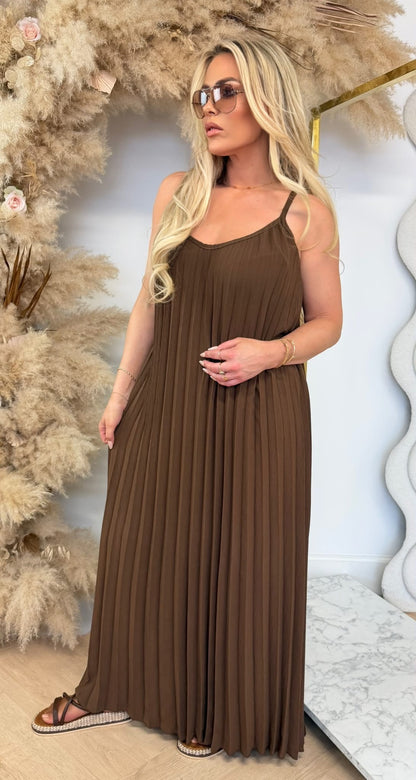 LEONIE PLISSE DRESS CHOCO