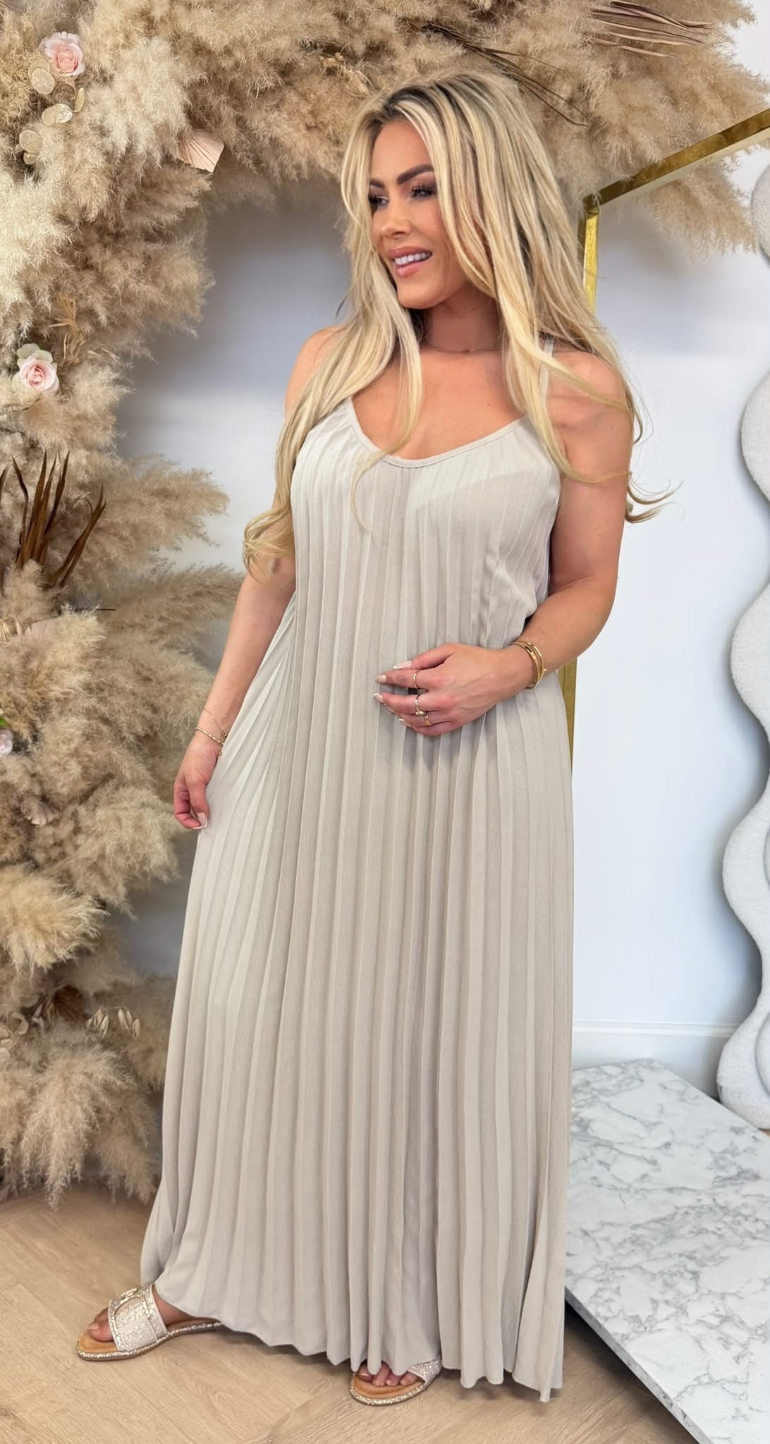 LEONIE PLISSE DRESS BEIGE