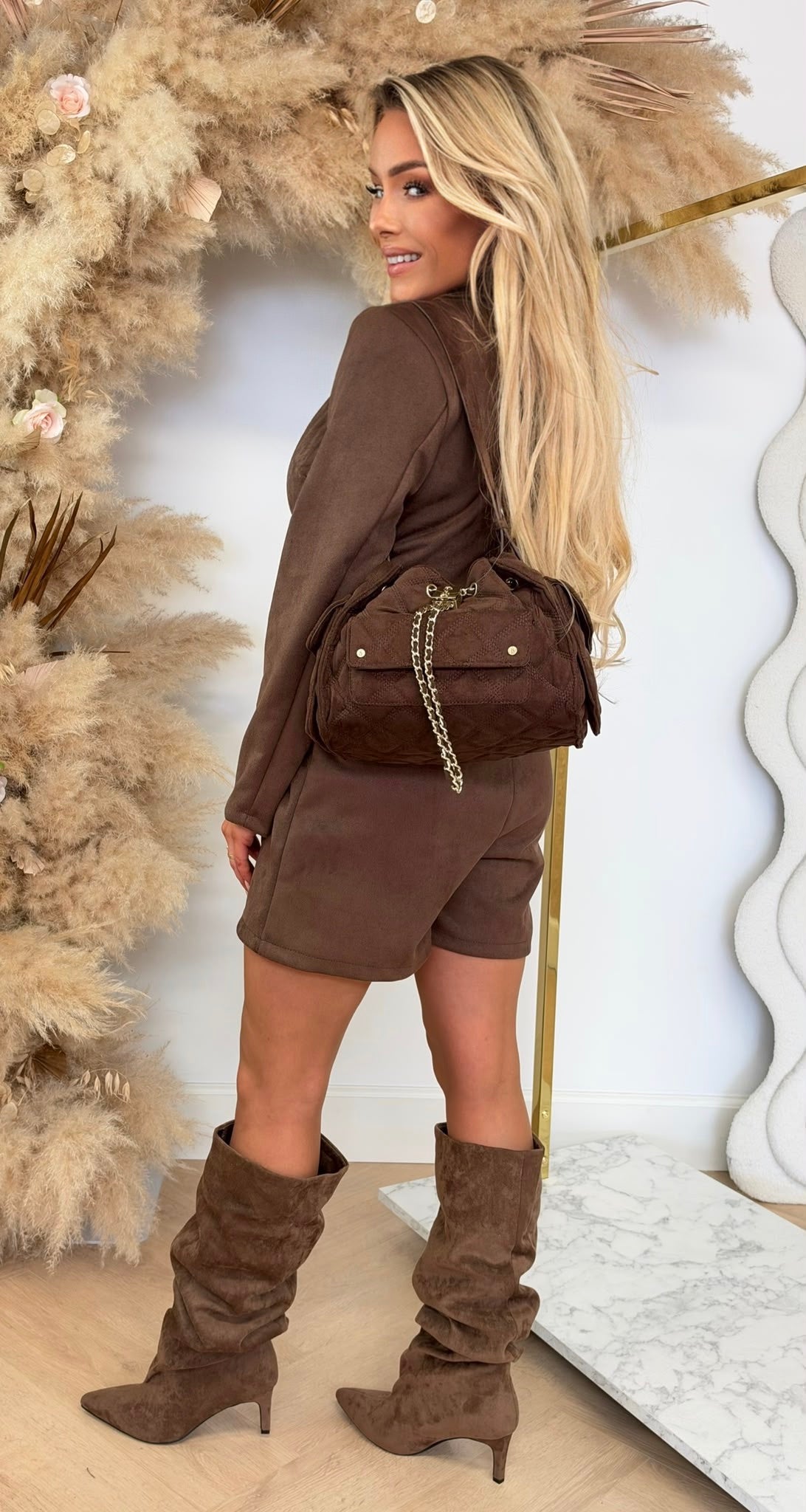 SUEDE LOOK OMSLAG PLAYSUIT COFFEE