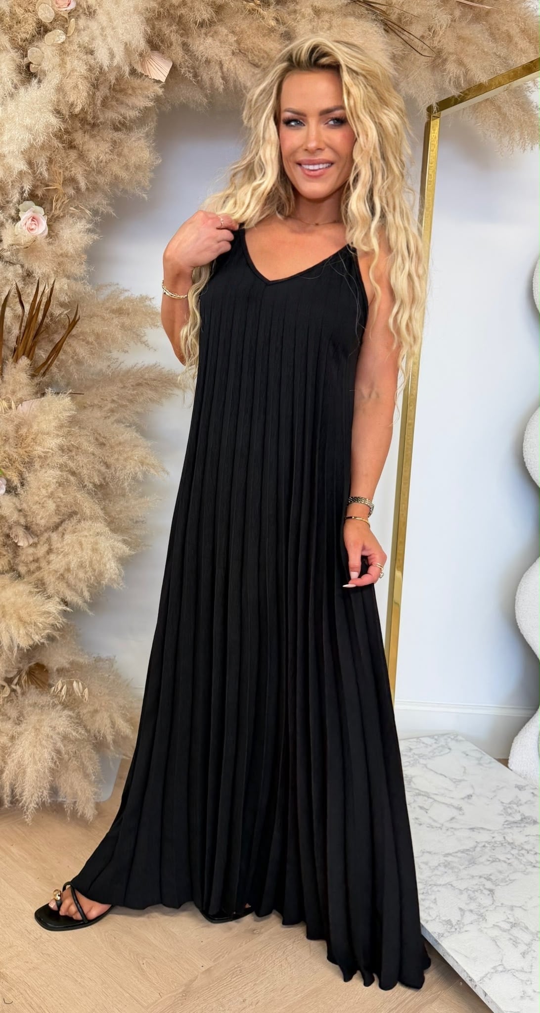 LEONIE PLISSE DRESS BLACK