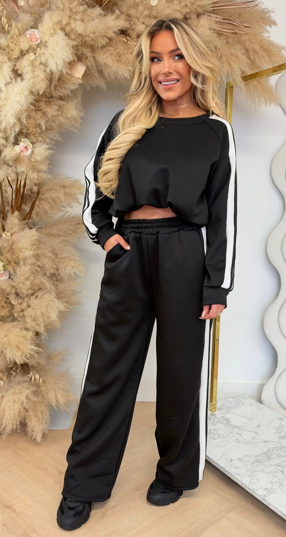 ADI STRIPE SET BLACK