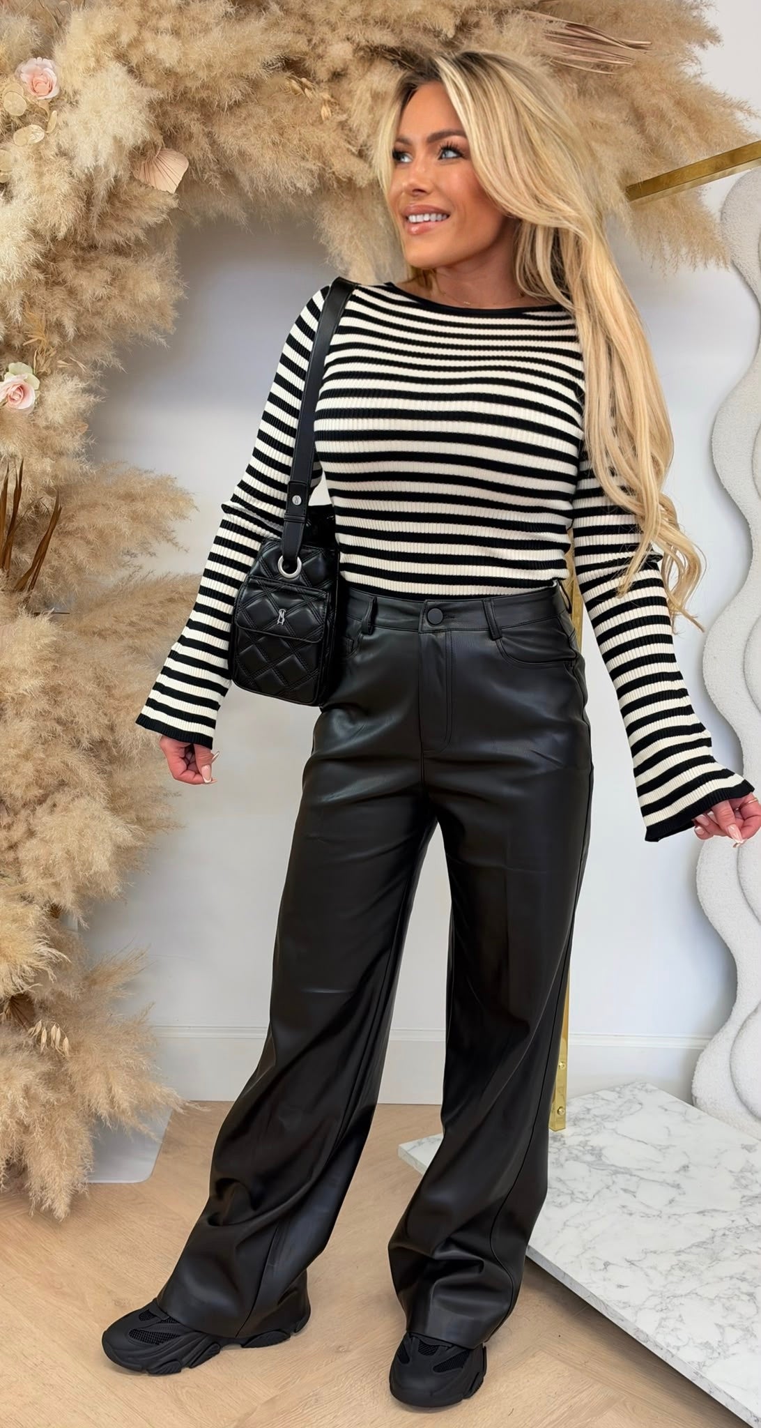 STRIPE FLARE TOP 7082 BLACK