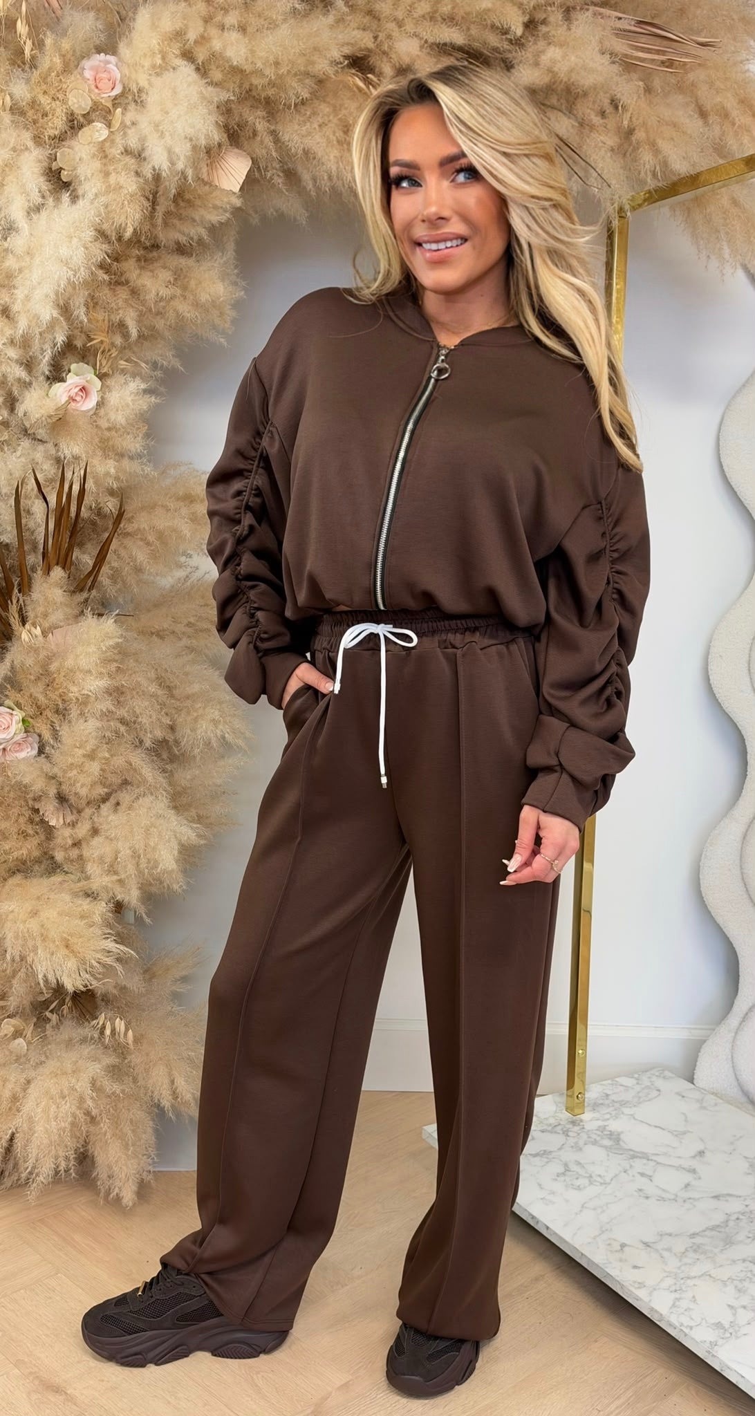 SMOCKED SLEEVE TWO PIECE SET CHOCO