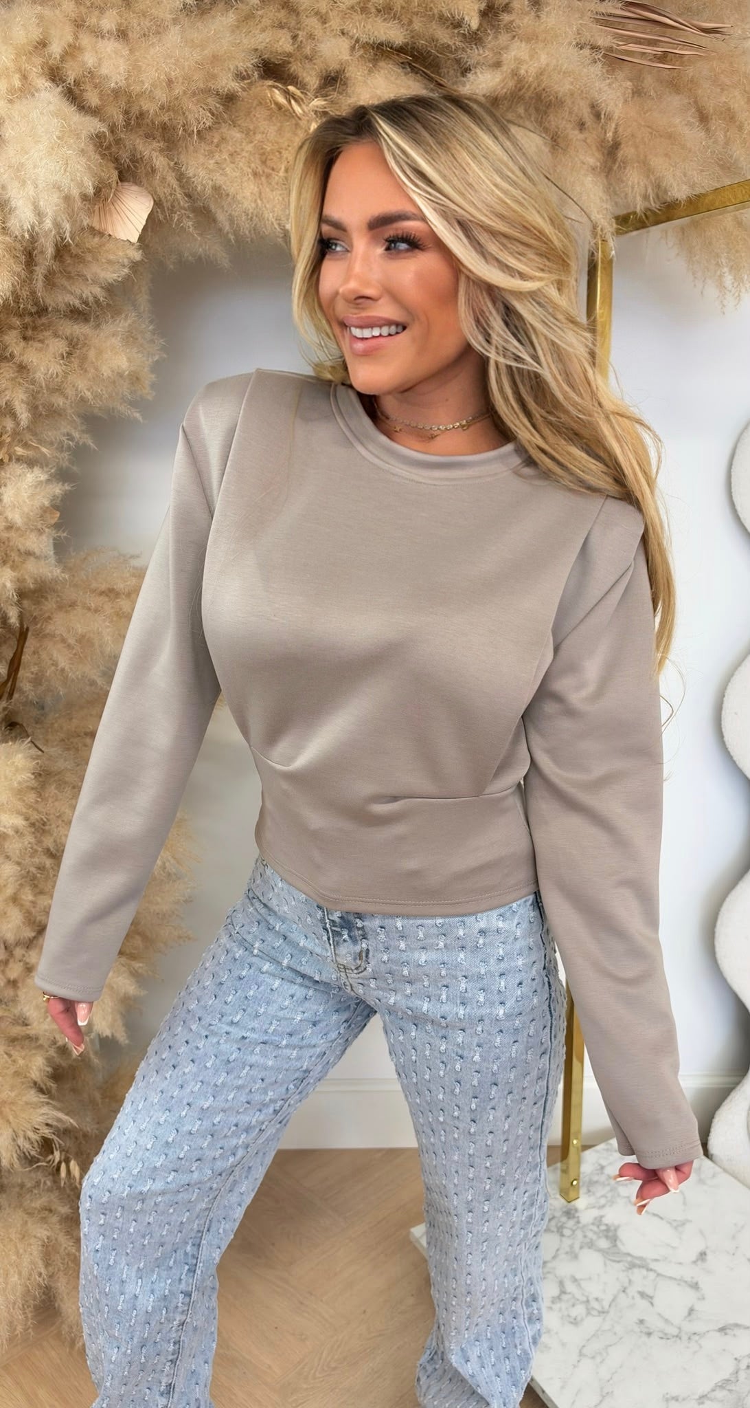 PADDED SHOULDER LONGSLEEVE TAUPE