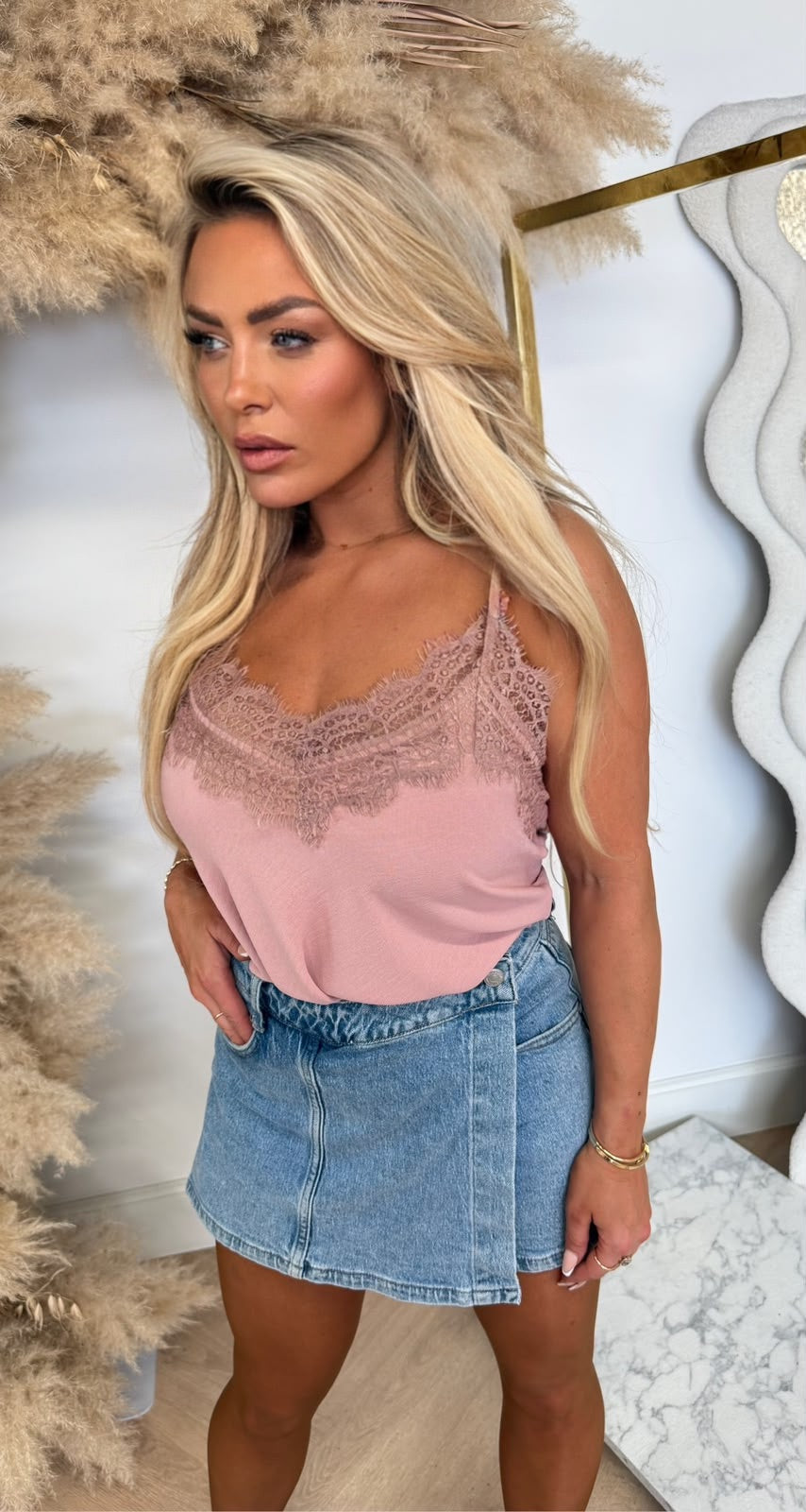 LOVIE SPAGHETTI LACE TOP OLDPINK