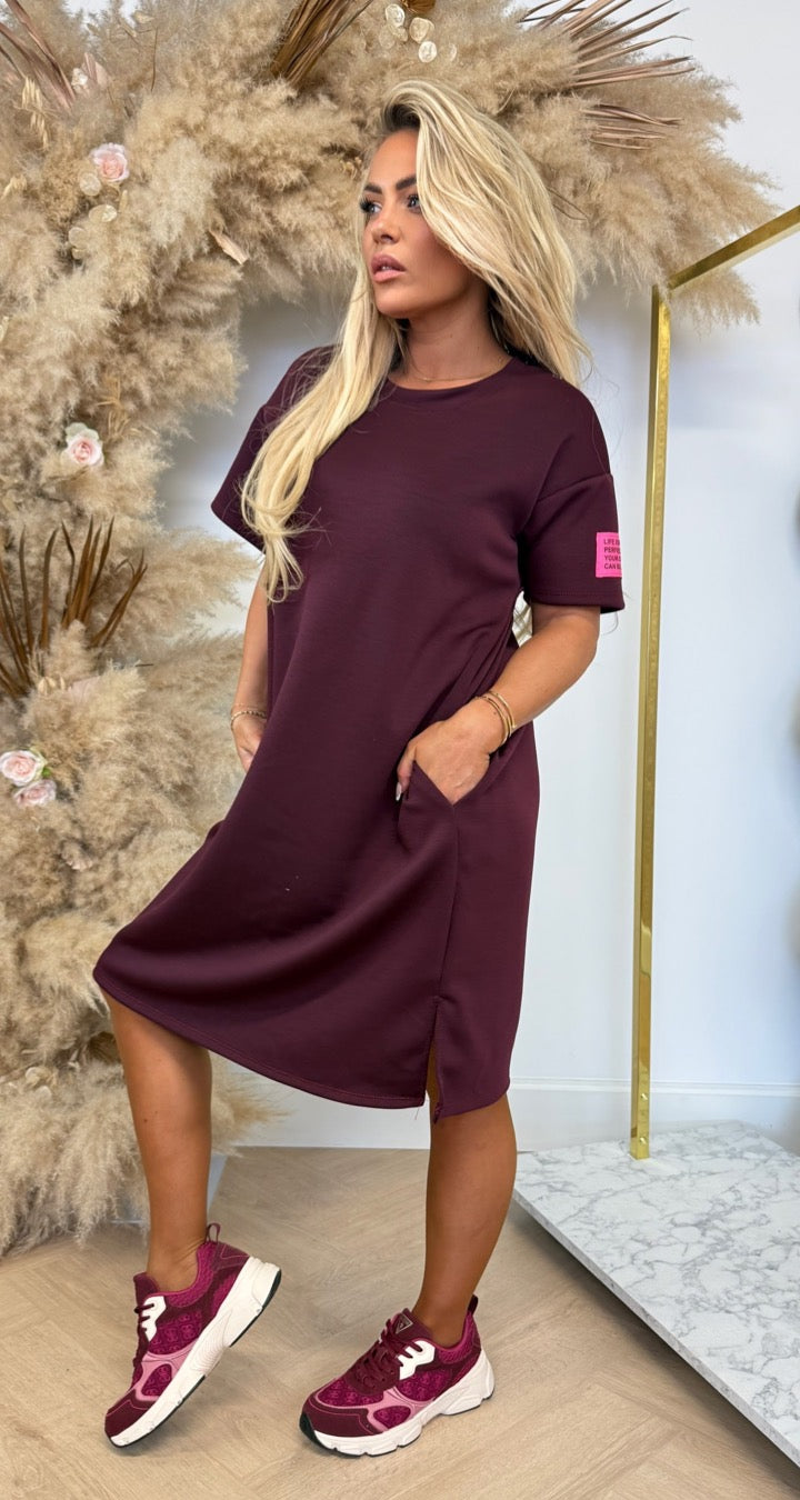 LONG PERFECT EMBLEEM DRESS WINE