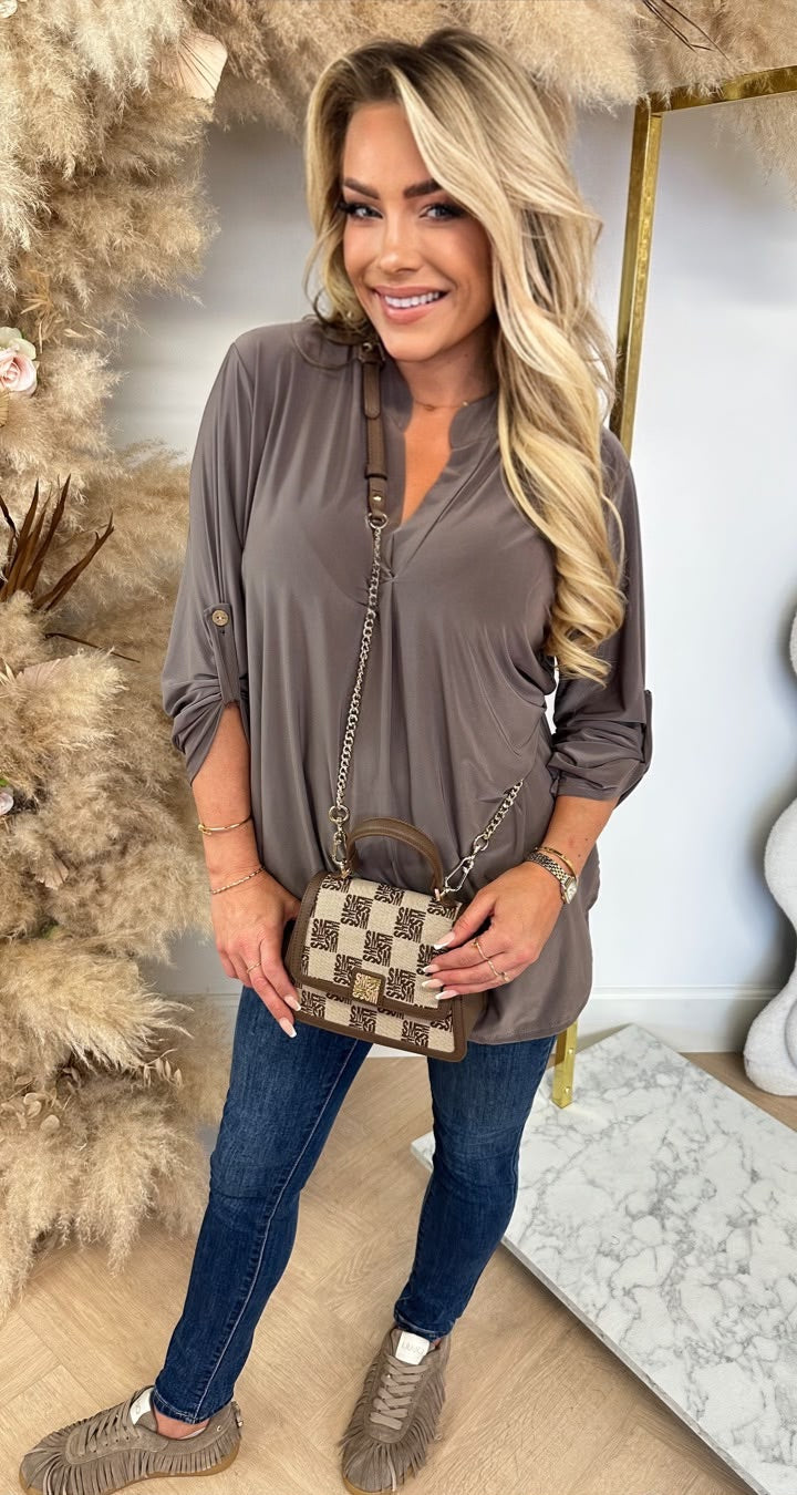 NILO V HALS FLOWY BASIC TOP TAUPE