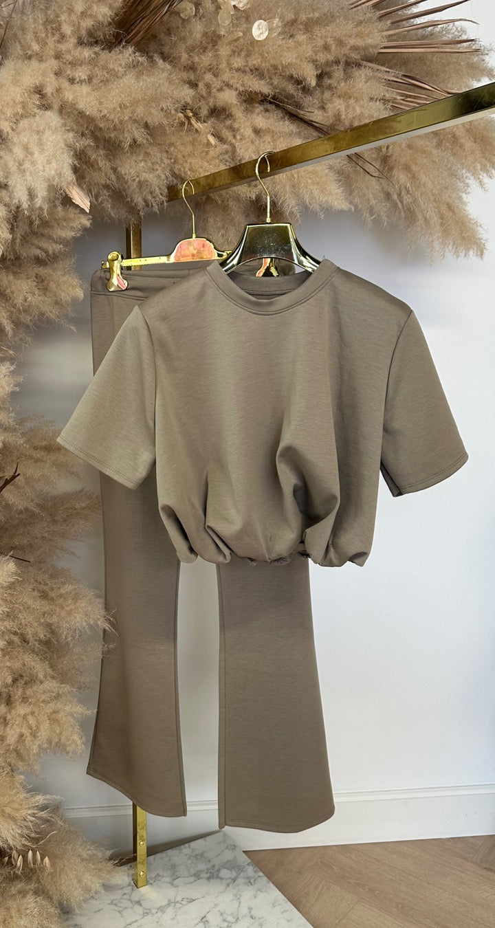 MUSTHAVE FLARE SET TAUPE
