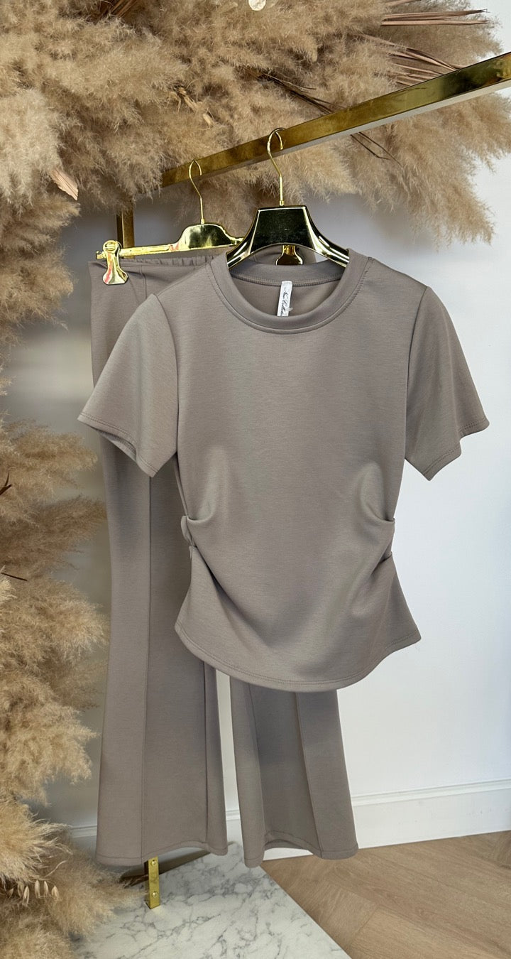 CLASSY SPLIT SET TAUPE