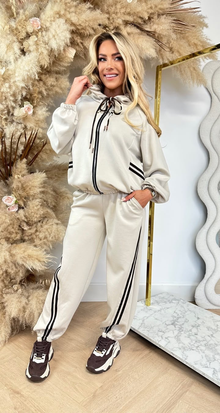 RIA TOUWTJE COMFY SET BEIGE
