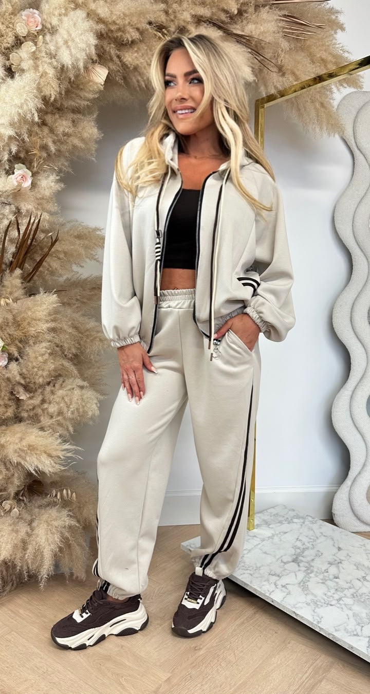 RIA TOUWTJE COMFY SET BEIGE