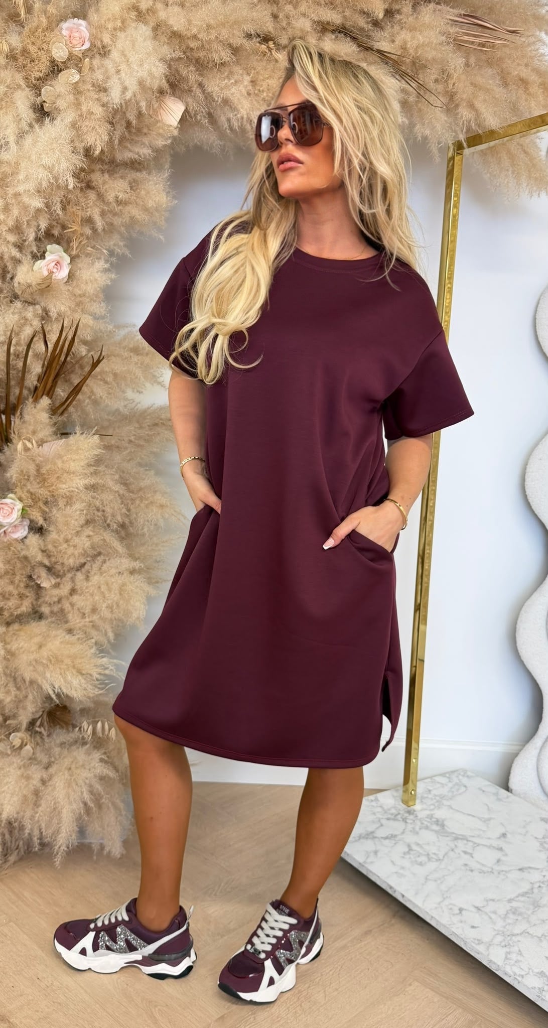 LONG PERFECT EMBLEEM DRESS BORDEAUX