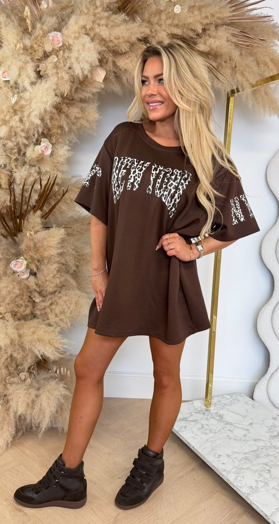 NEW YORK LEO BIG TEE CHOCO