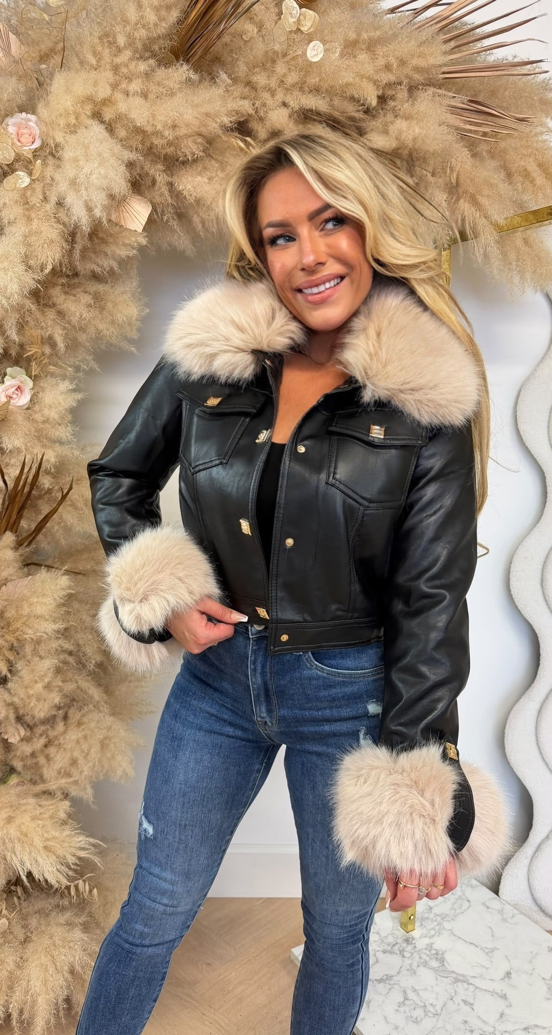 BRITNEY FAKE FUR KRAAG JACKET 202239 BLACK