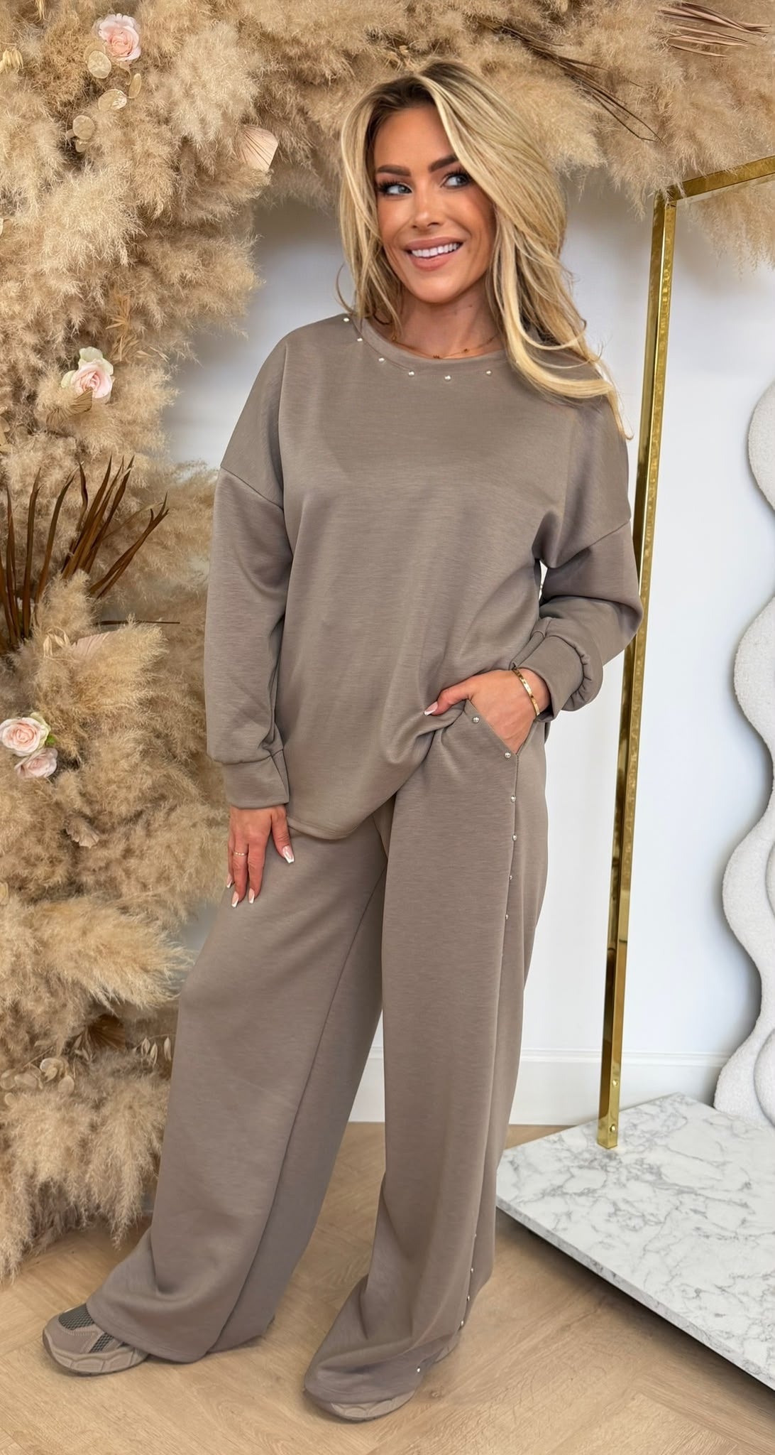 LOLA STUD SET TAUPE